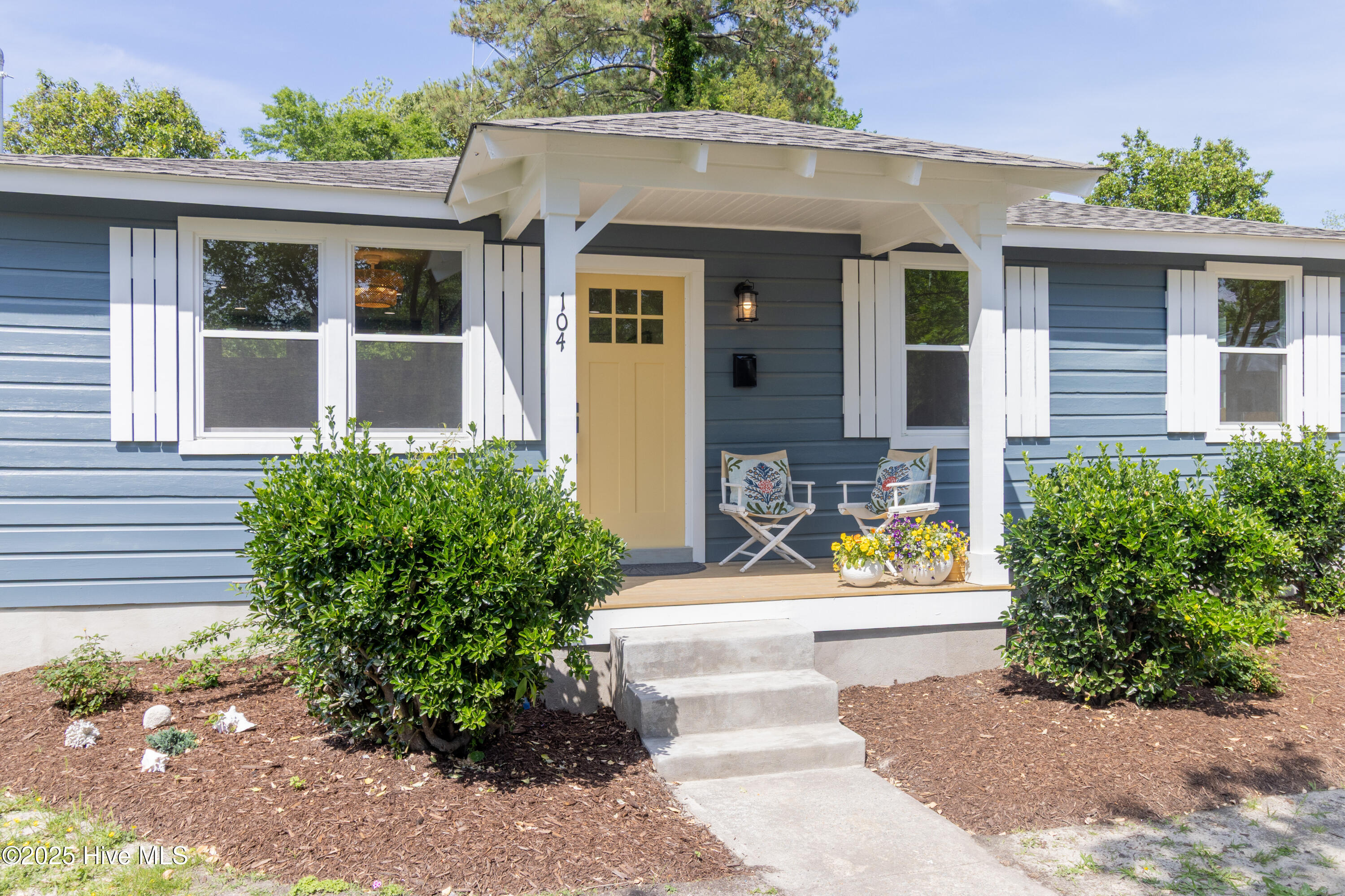104 W Carteret Street Property Photo 1