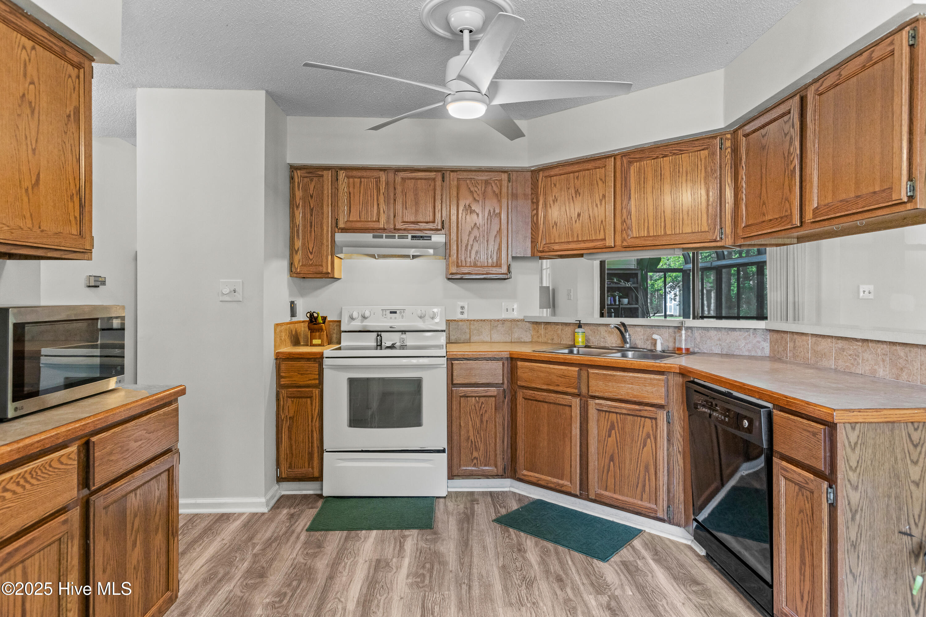 439 Candlewood Drive Property Photo 13
