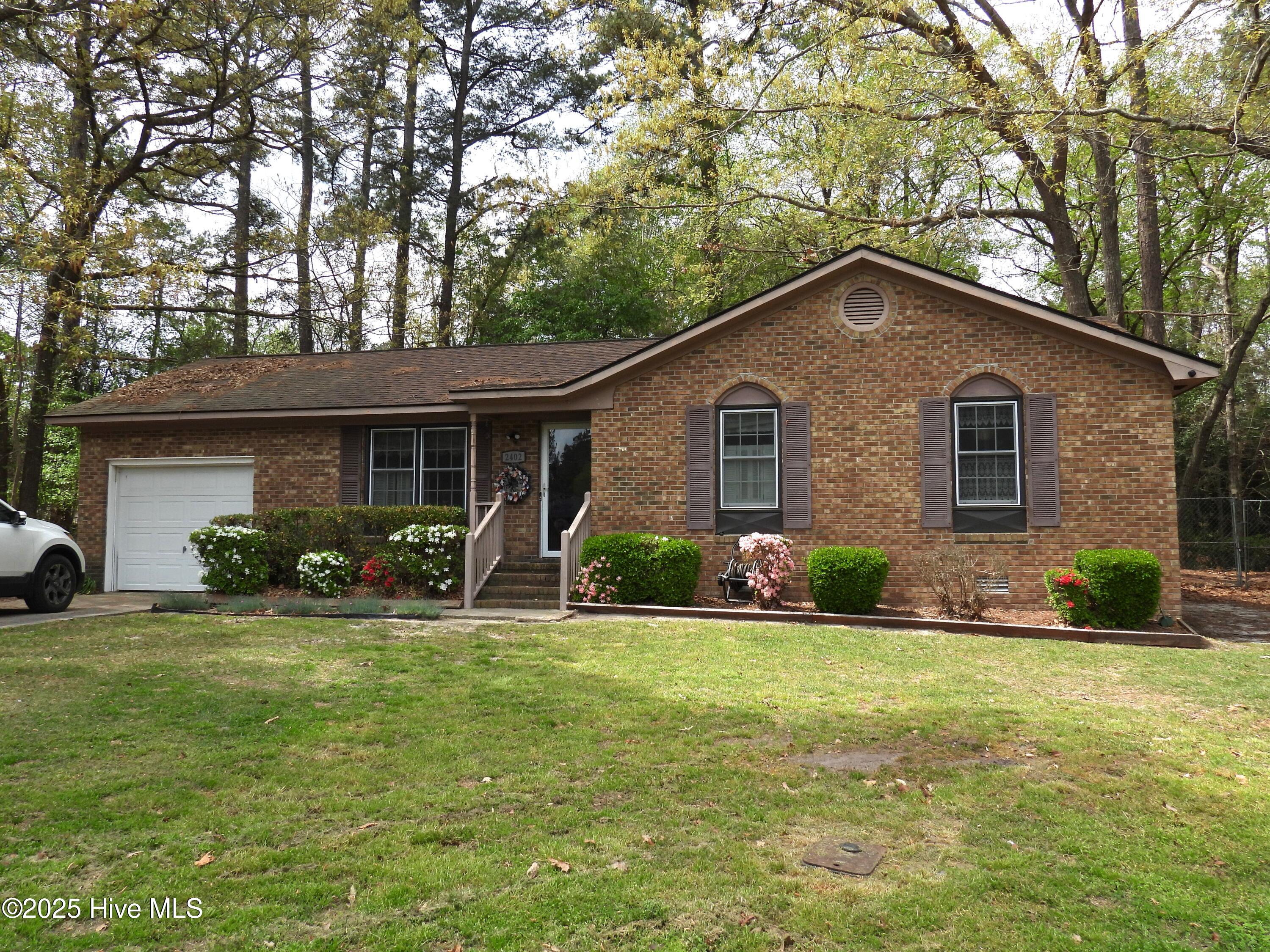 2402 Jay Circle Property Photo