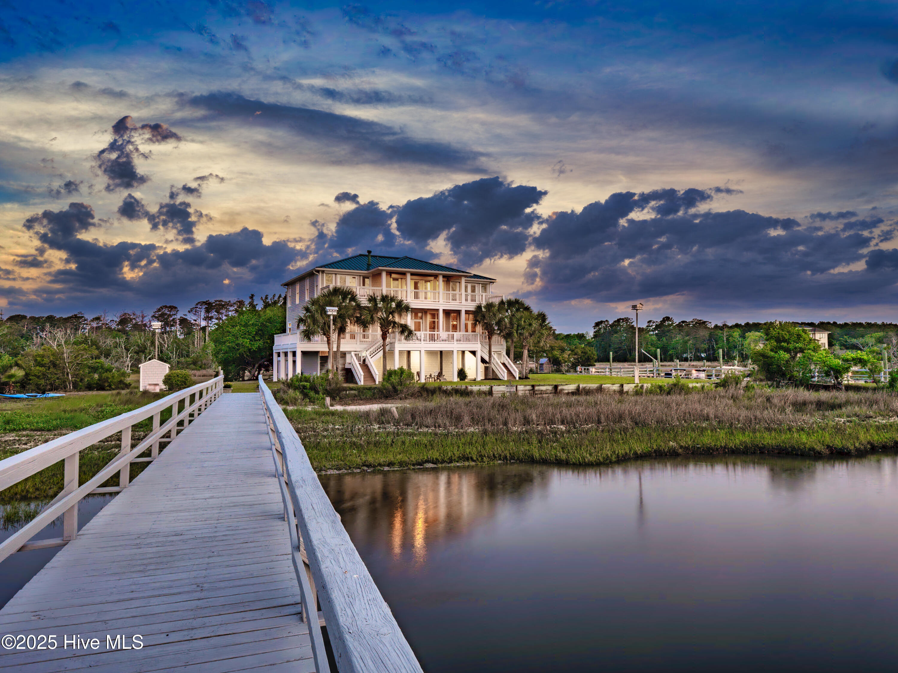 5624 Captains Lane Property Photo 3