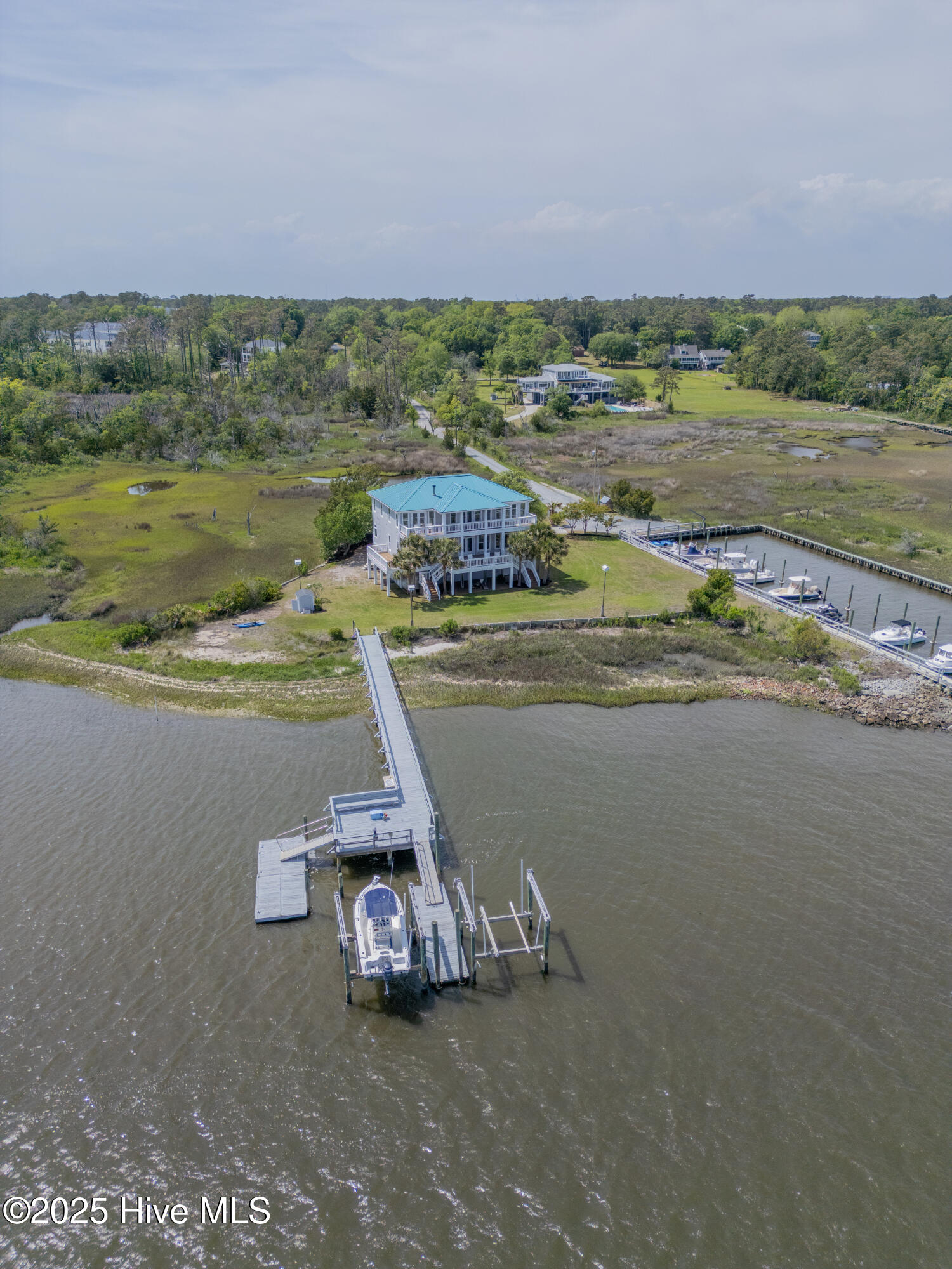 5624 Captains Lane Property Photo 6