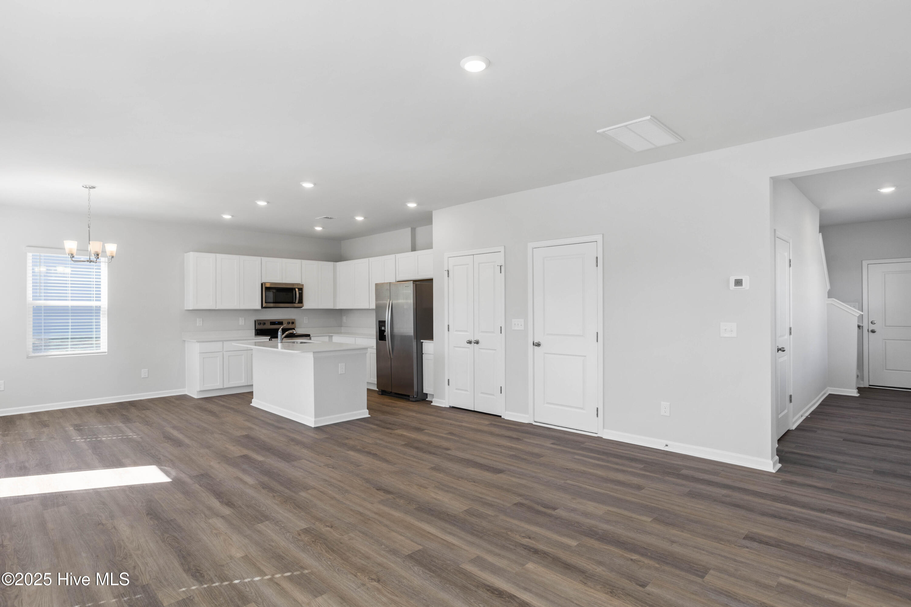 518 Sandy Hollow Drive 48 Property Photo 3