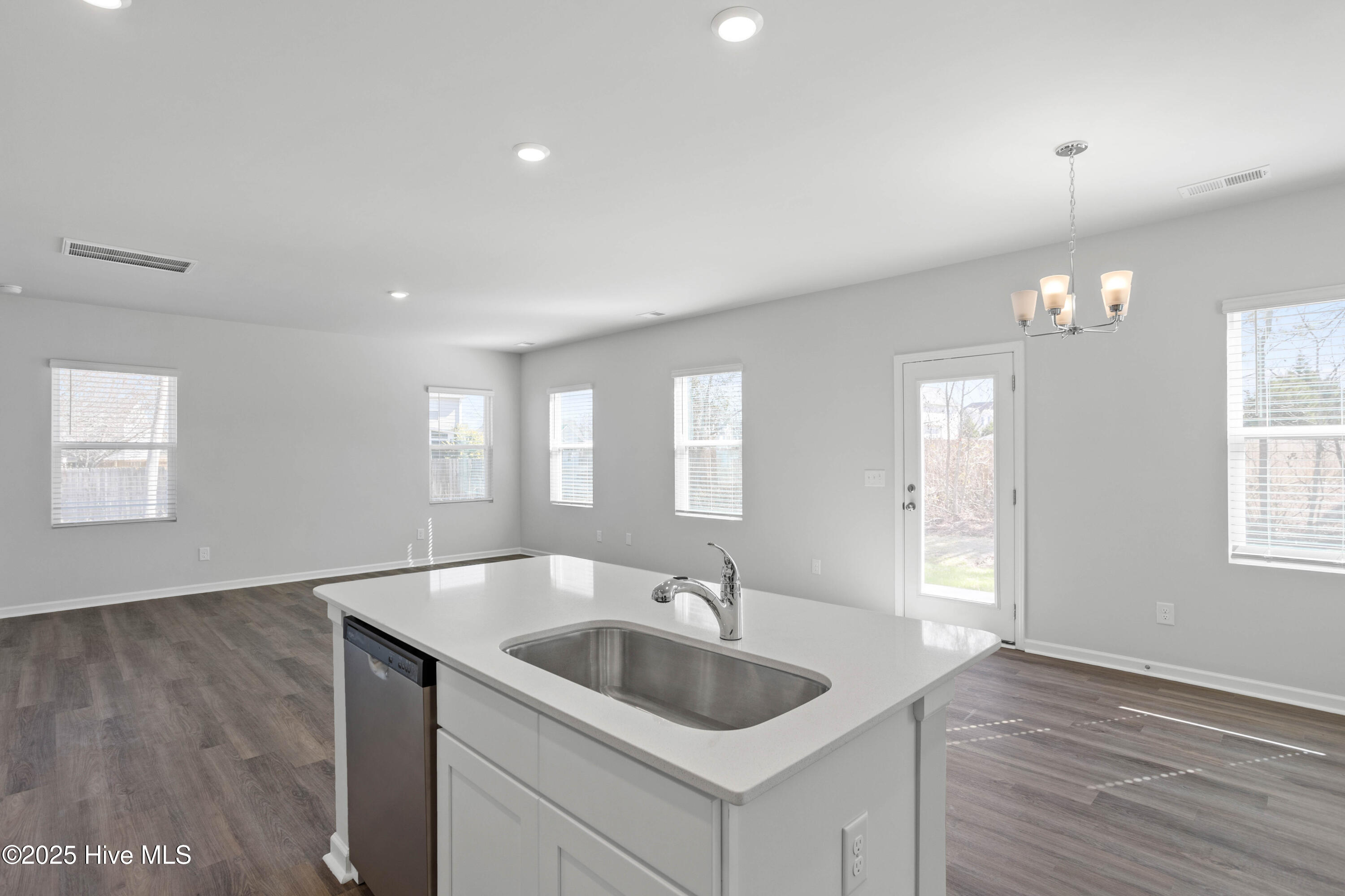 518 Sandy Hollow Drive 48 Property Photo 6