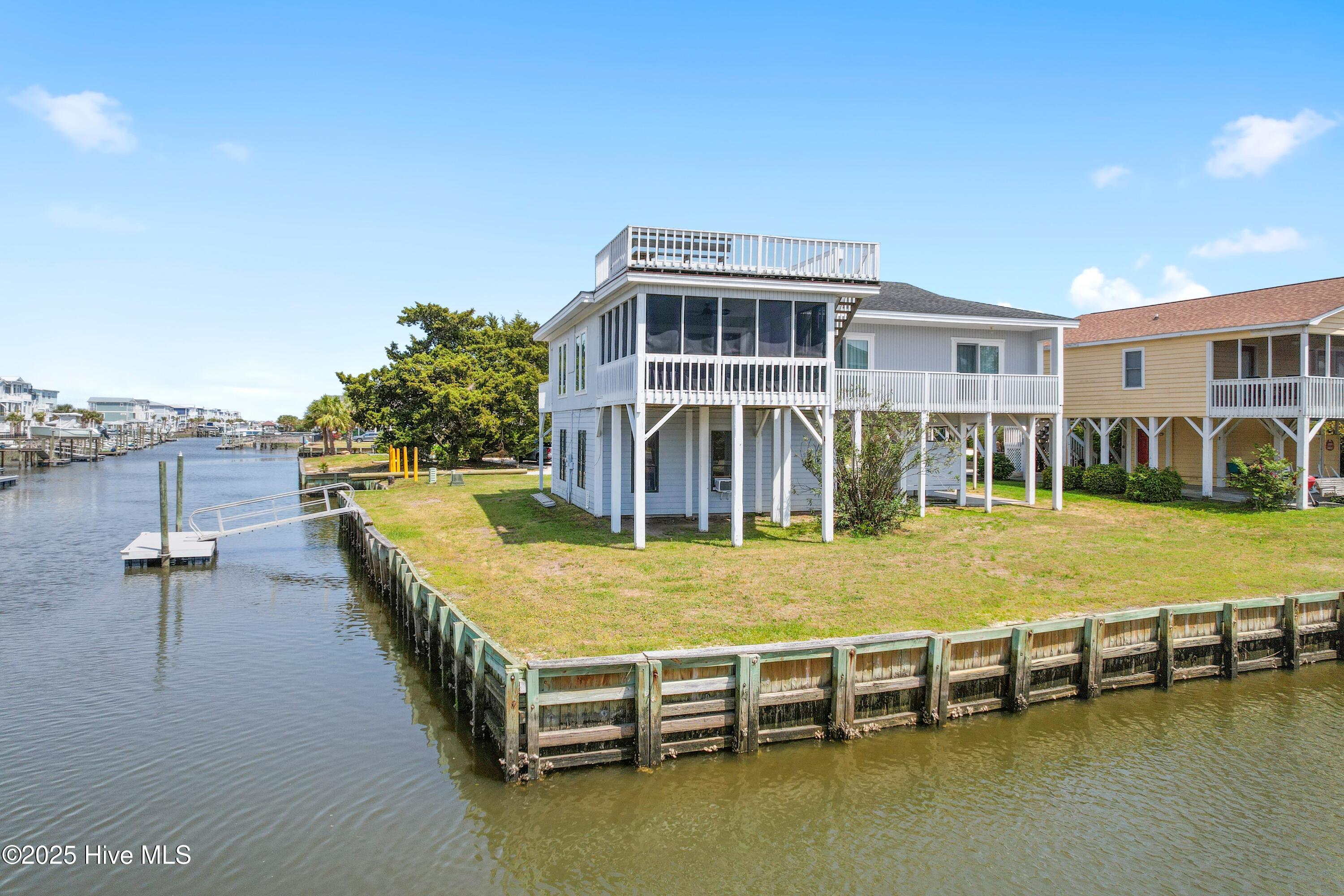 402 Dolphin Street Property Photo