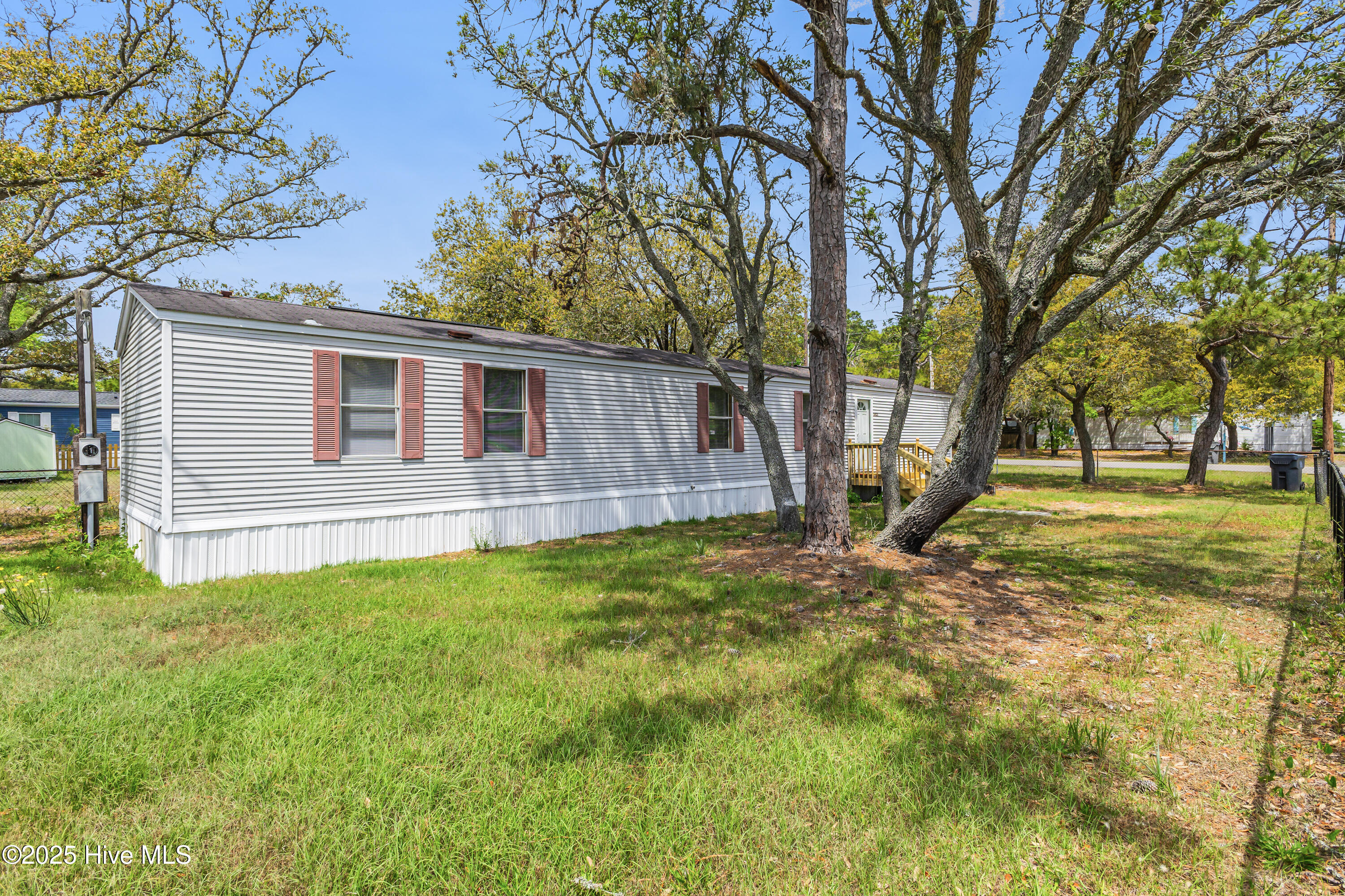 2425 Oakland Street Property Photo 2