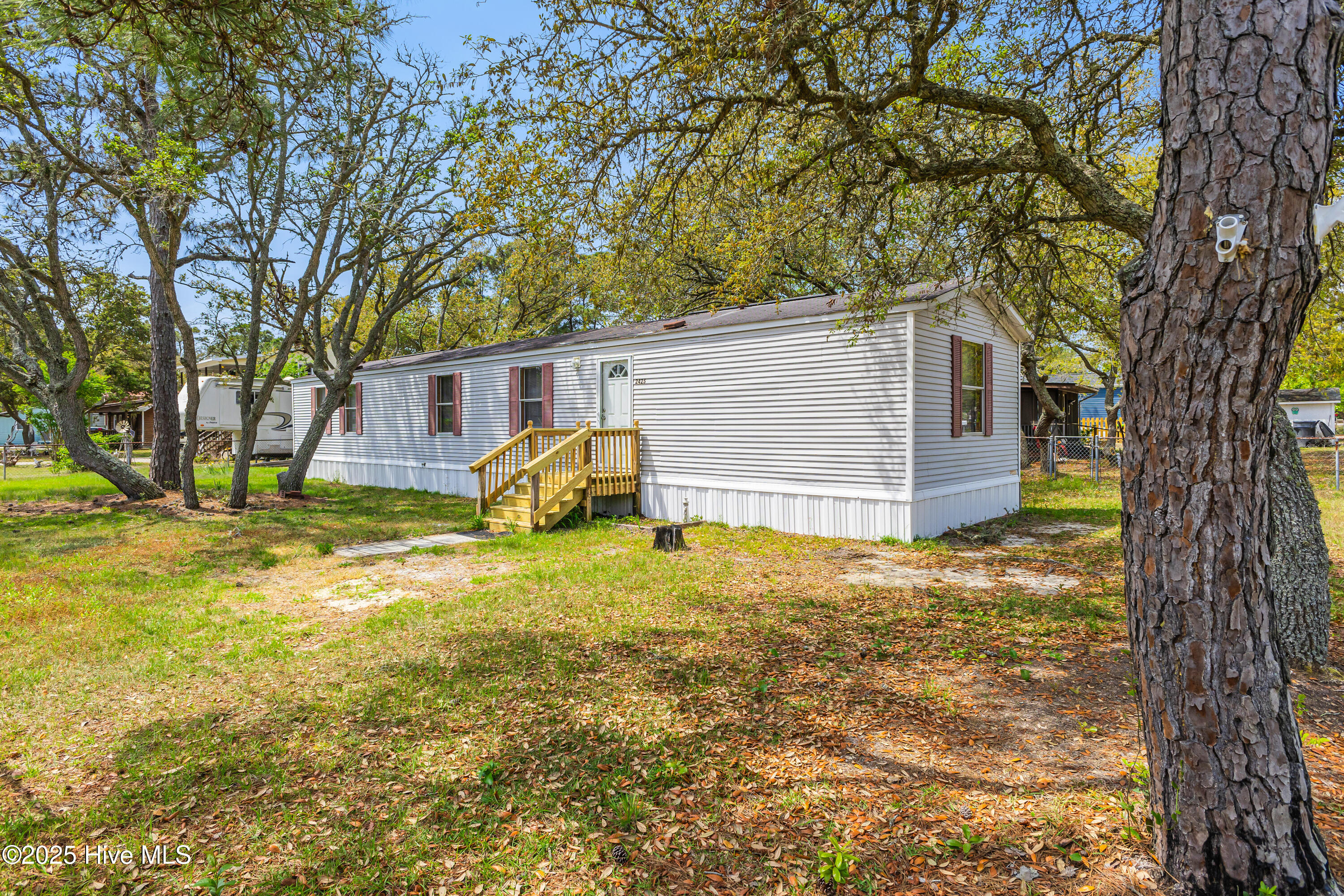 2425 Oakland Street Property Photo 3