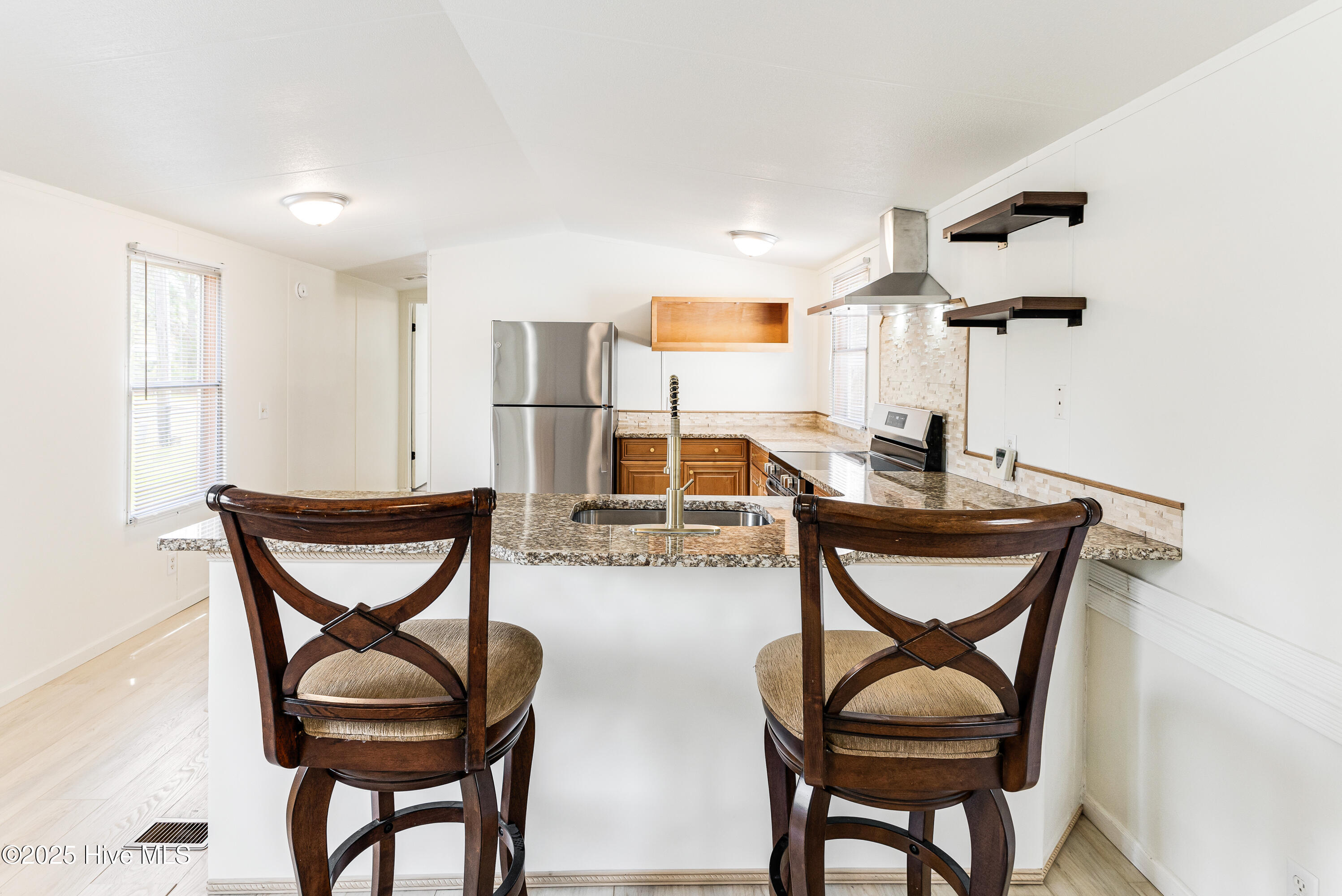 2425 Oakland Street Property Photo 11