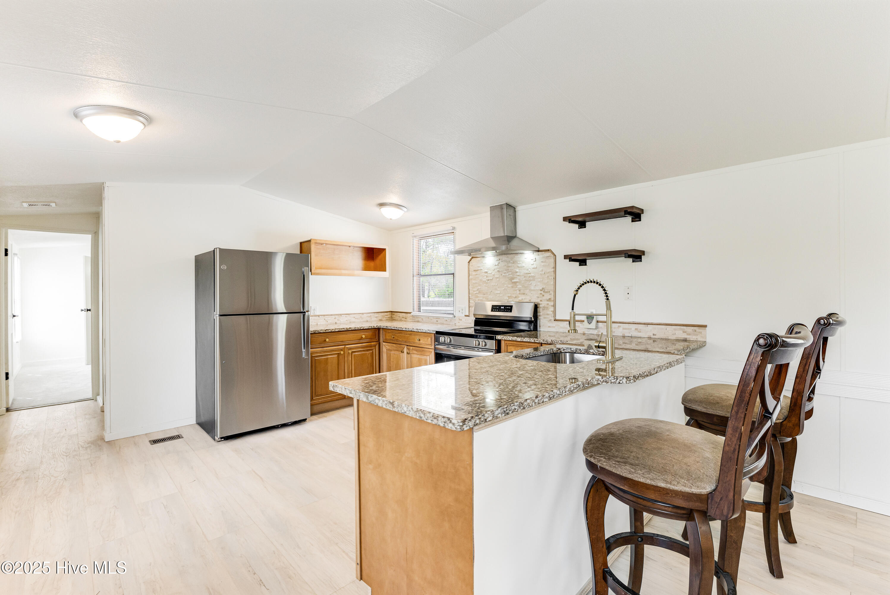 2425 Oakland Street Property Photo 12
