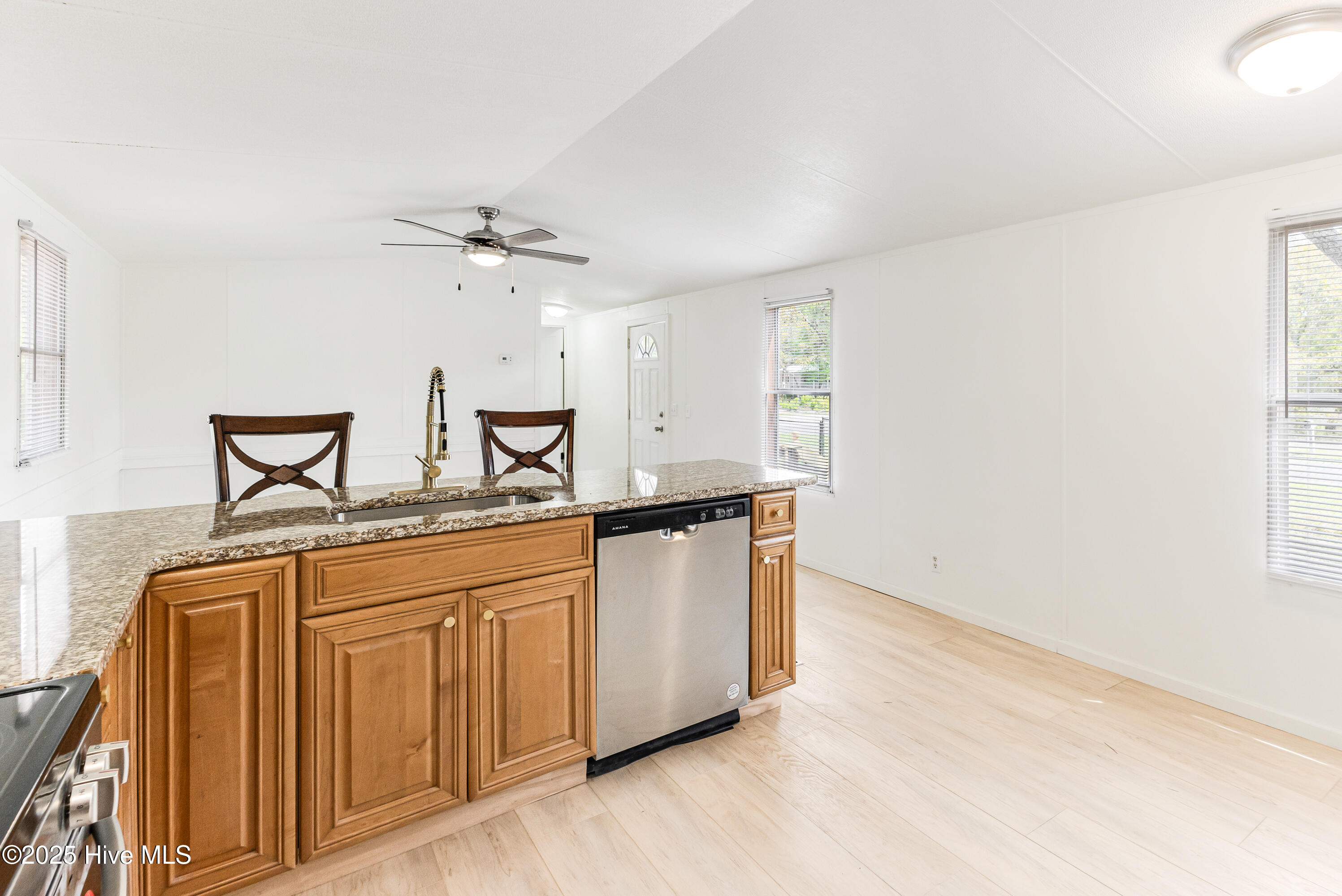 2425 Oakland Street Property Photo 15