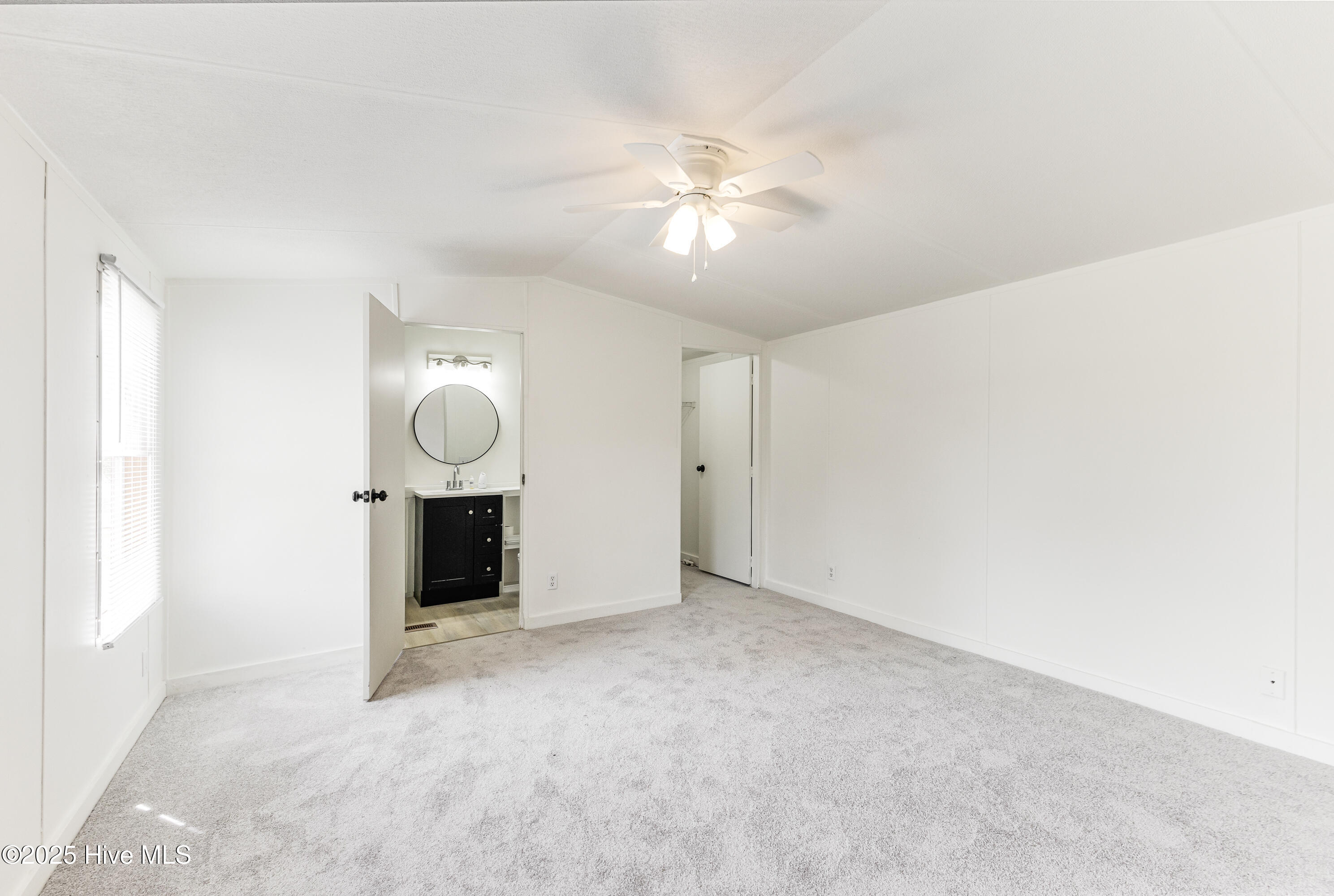 2425 Oakland Street Property Photo 16