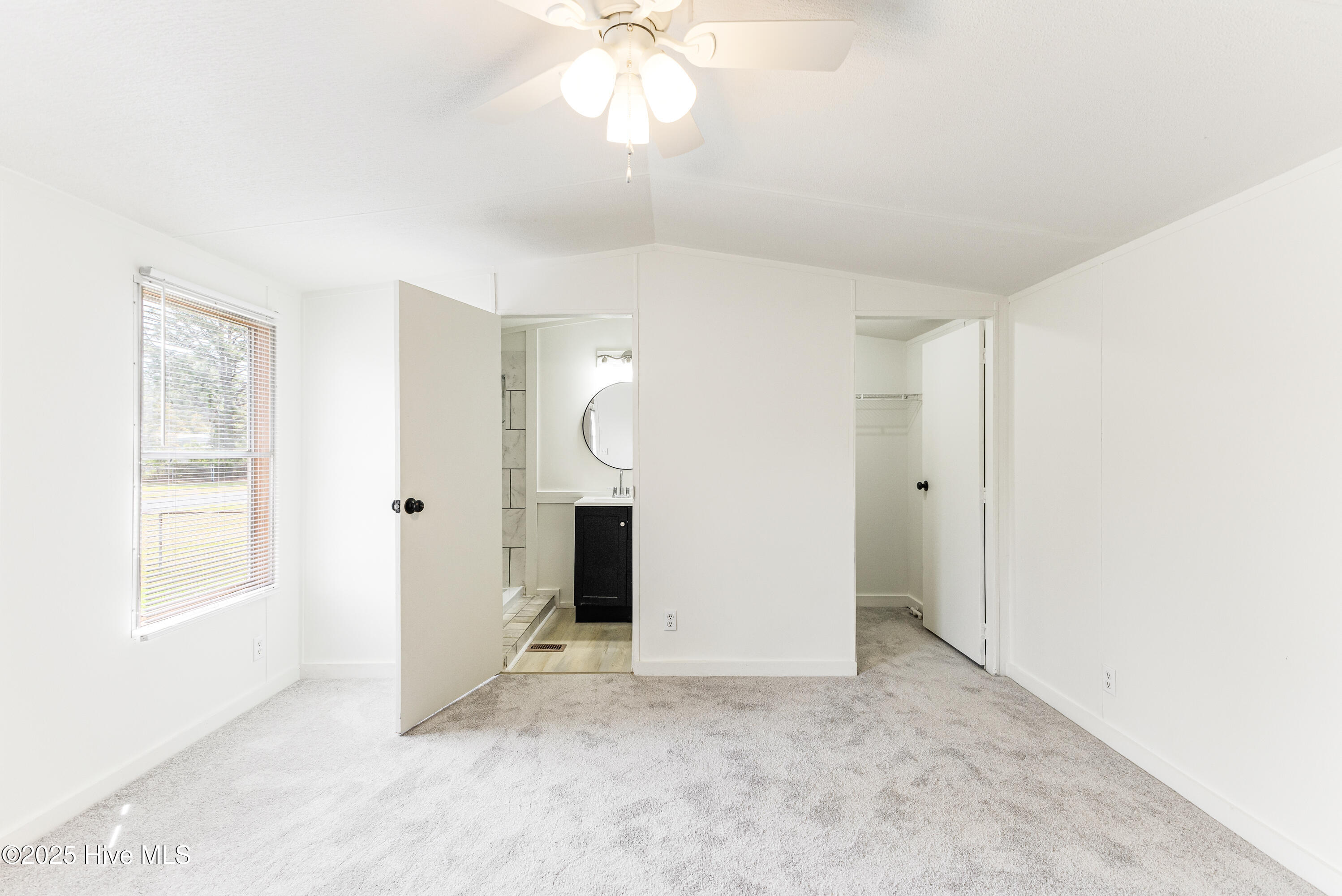 2425 Oakland Street Property Photo 17