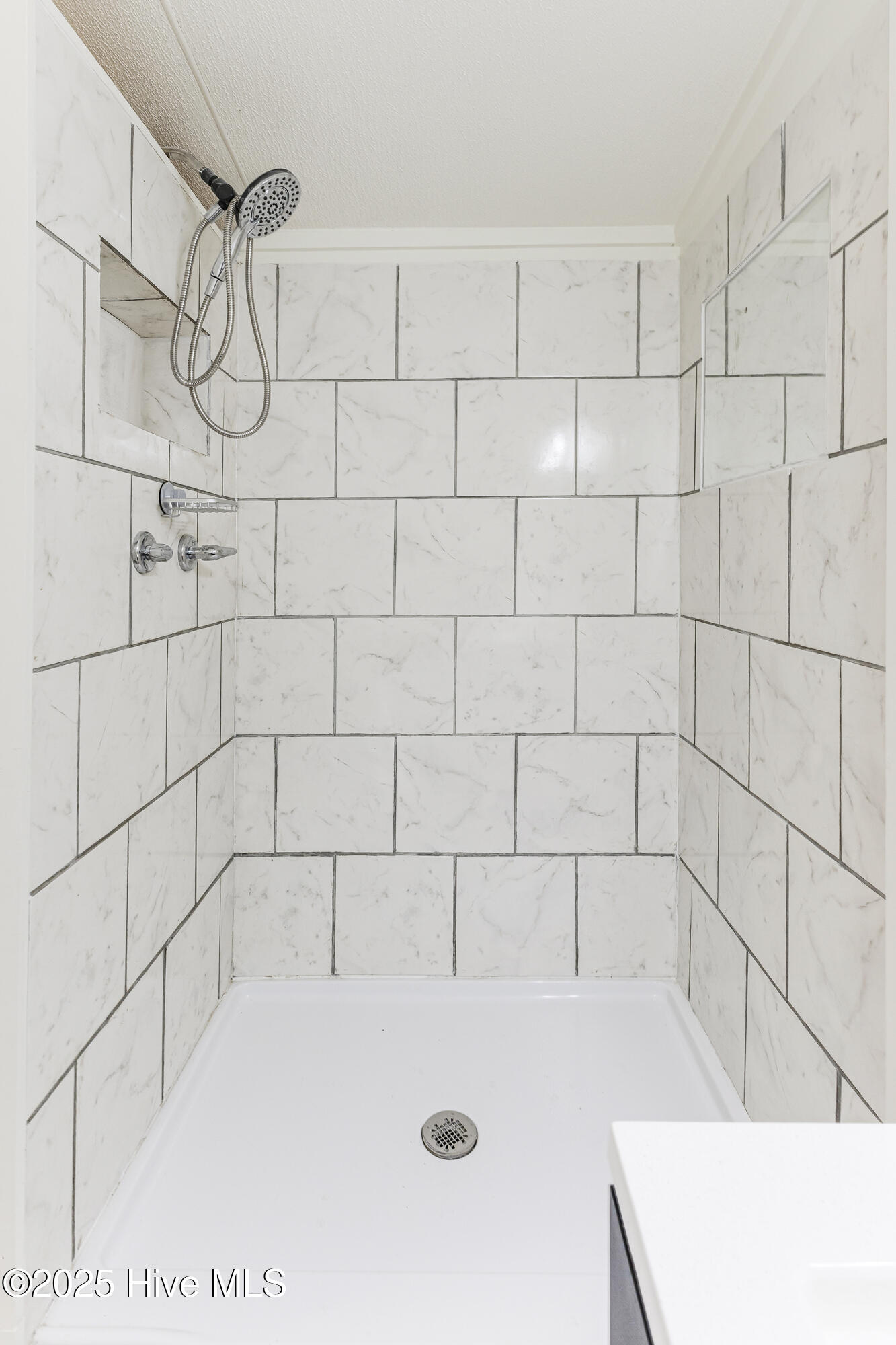 2425 Oakland Street Property Photo 20