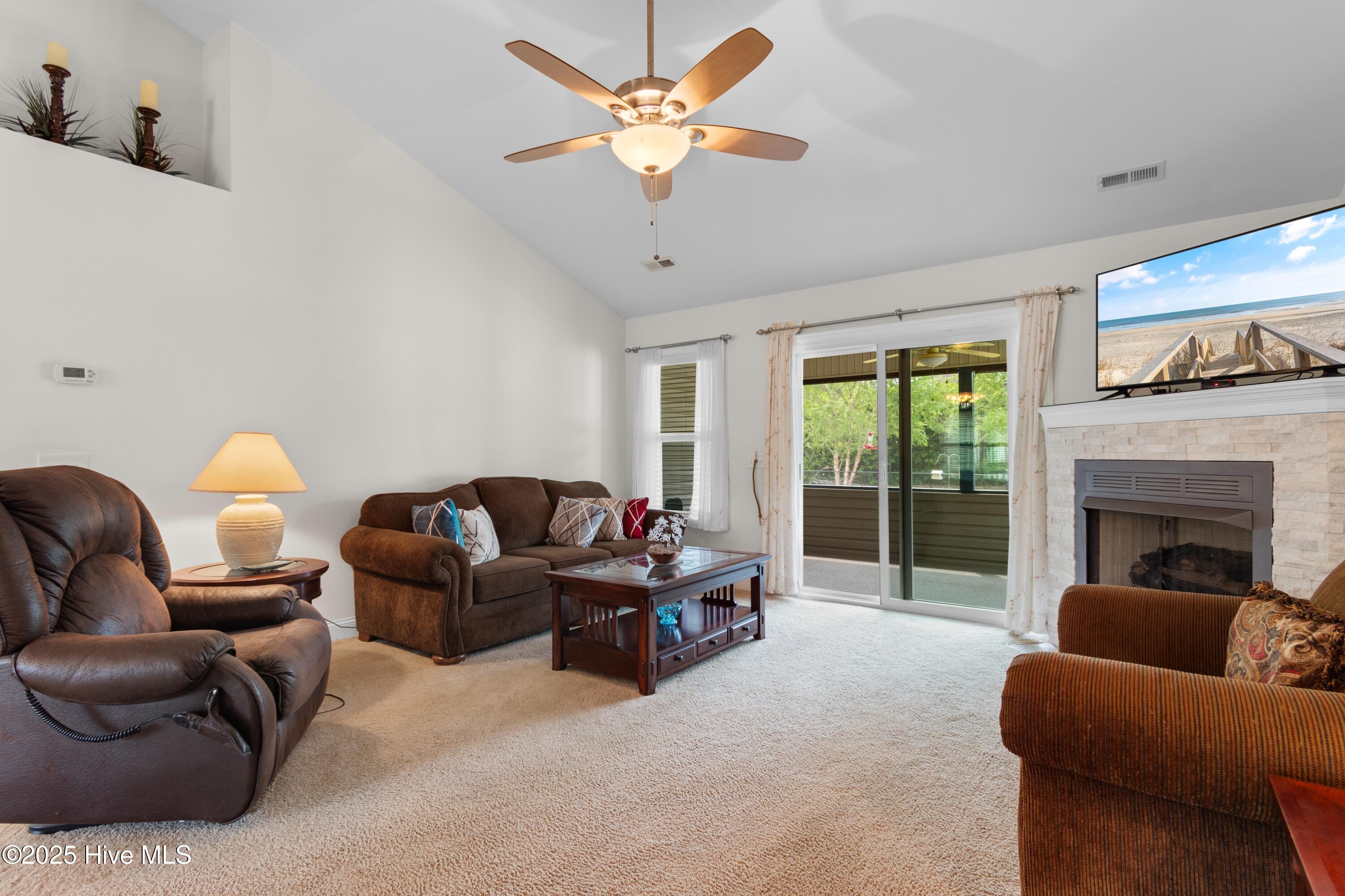 1674 Beach Drive Property Photo 9