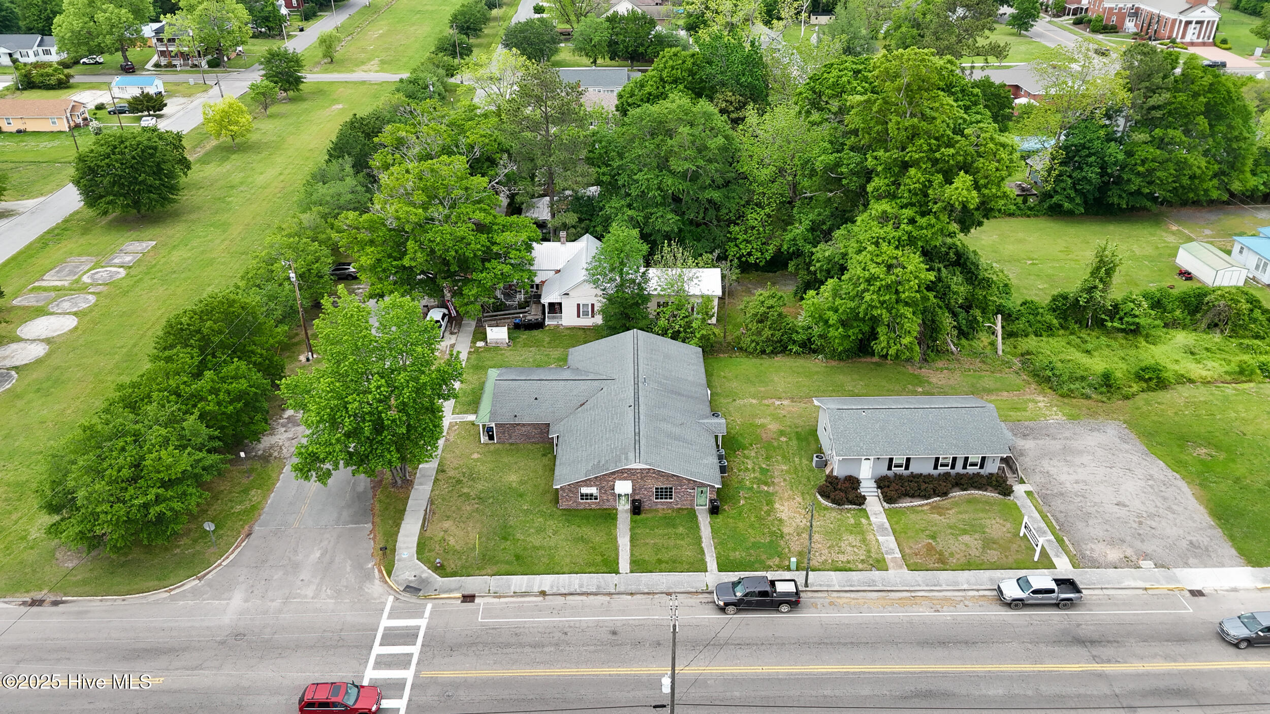 100 N Dickerson Street Property Photo 8
