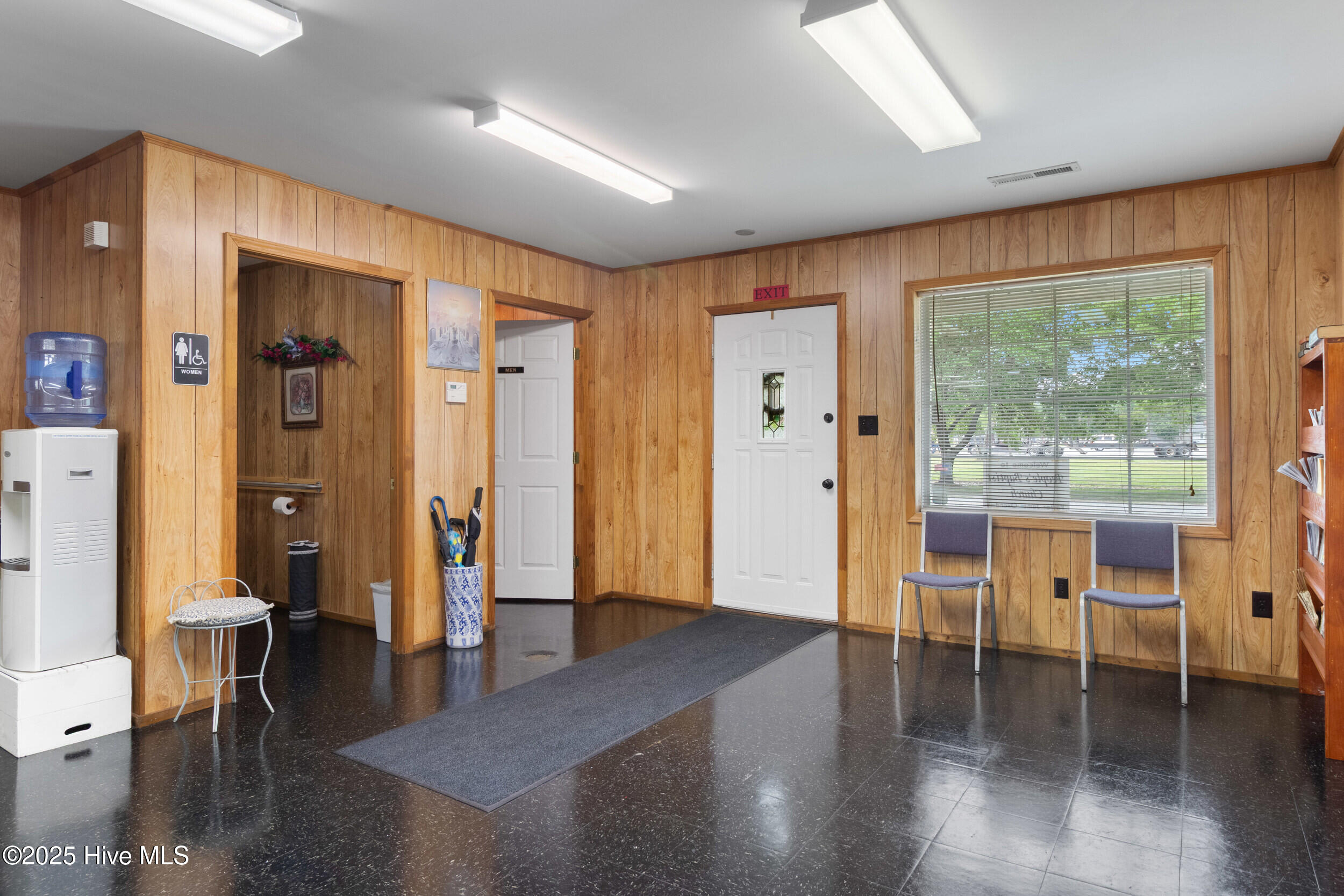 100 N Dickerson Street Property Photo 15