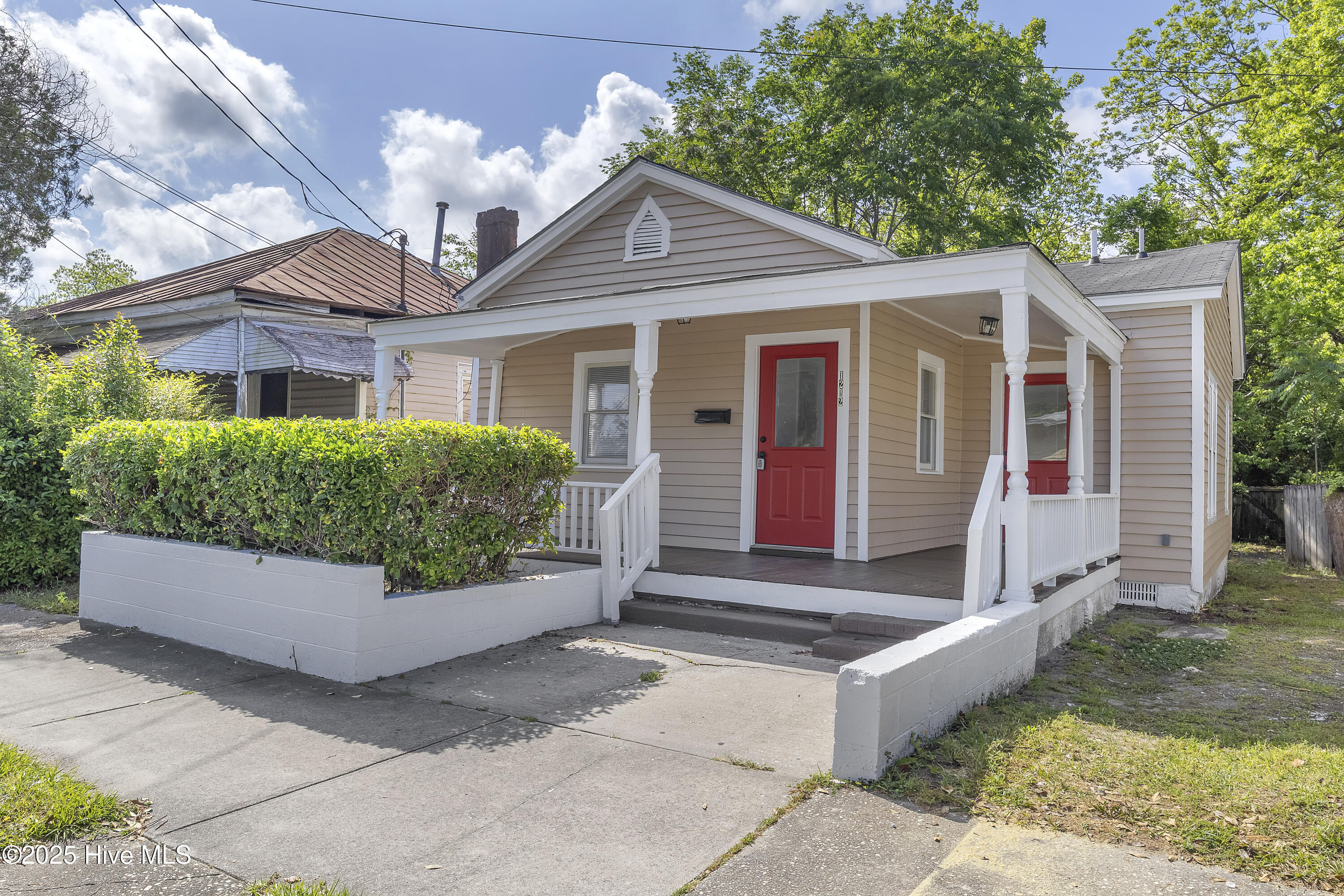 1212 Castle Street Property Photo