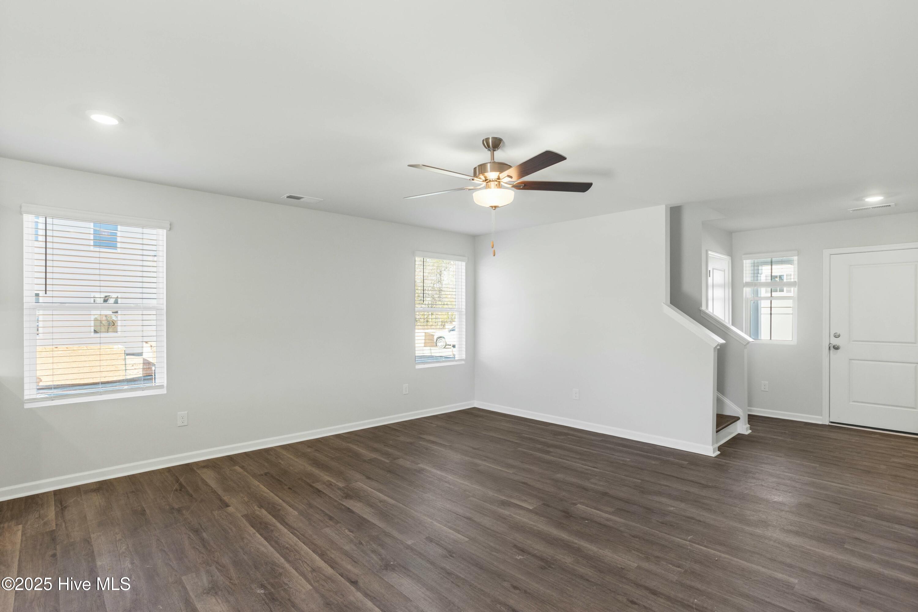 515 Sandy Hollow Drive Property Photo 5