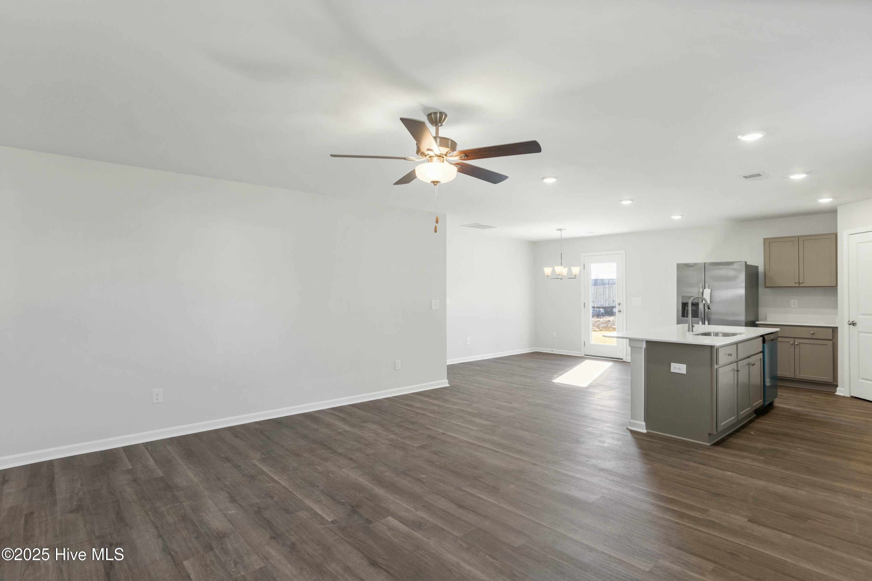 515 Sandy Hollow Drive Property Photo 6