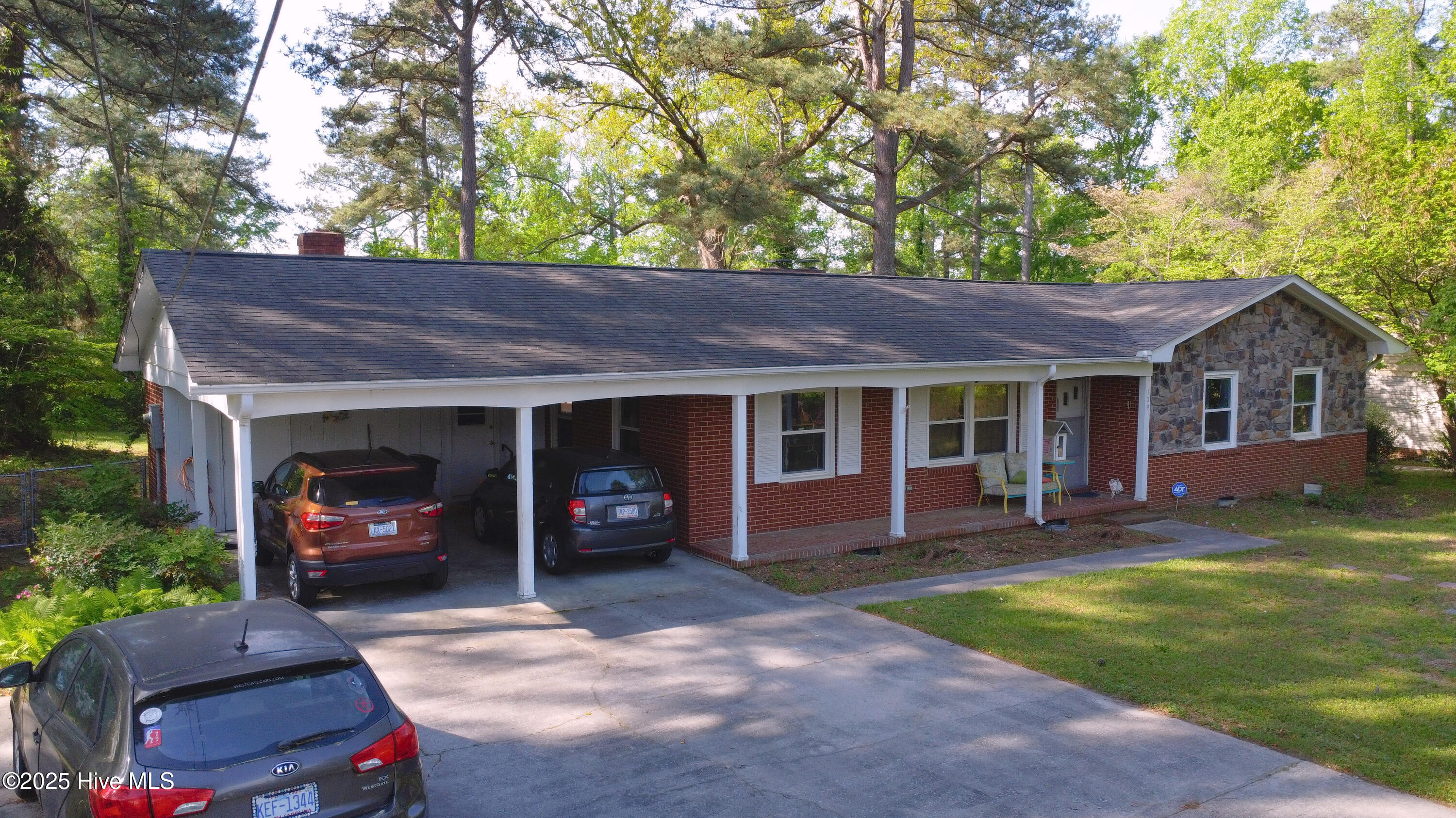 109 Edgewood Drive Property Photo 2