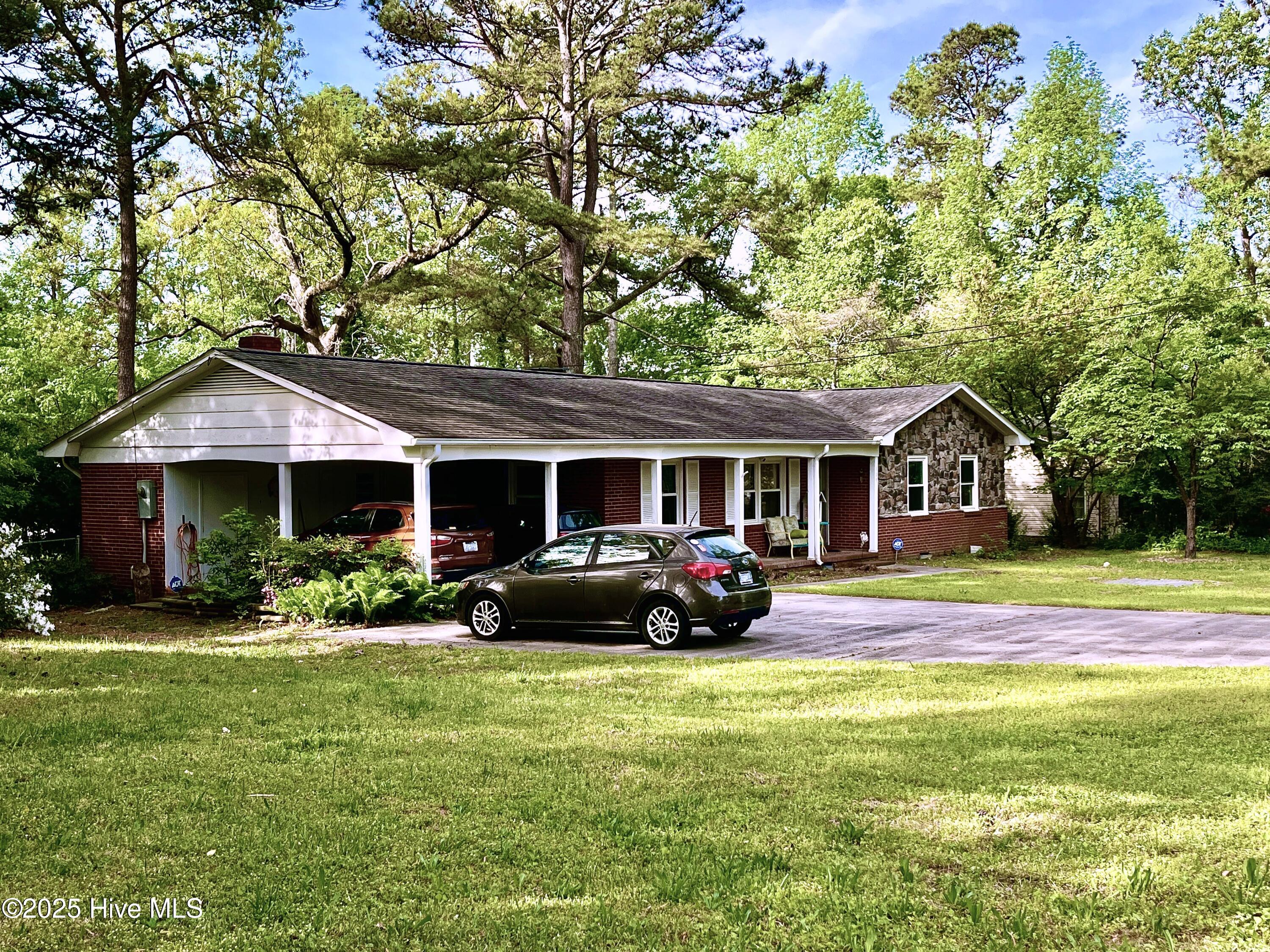 109 Edgewood Drive Property Photo 3