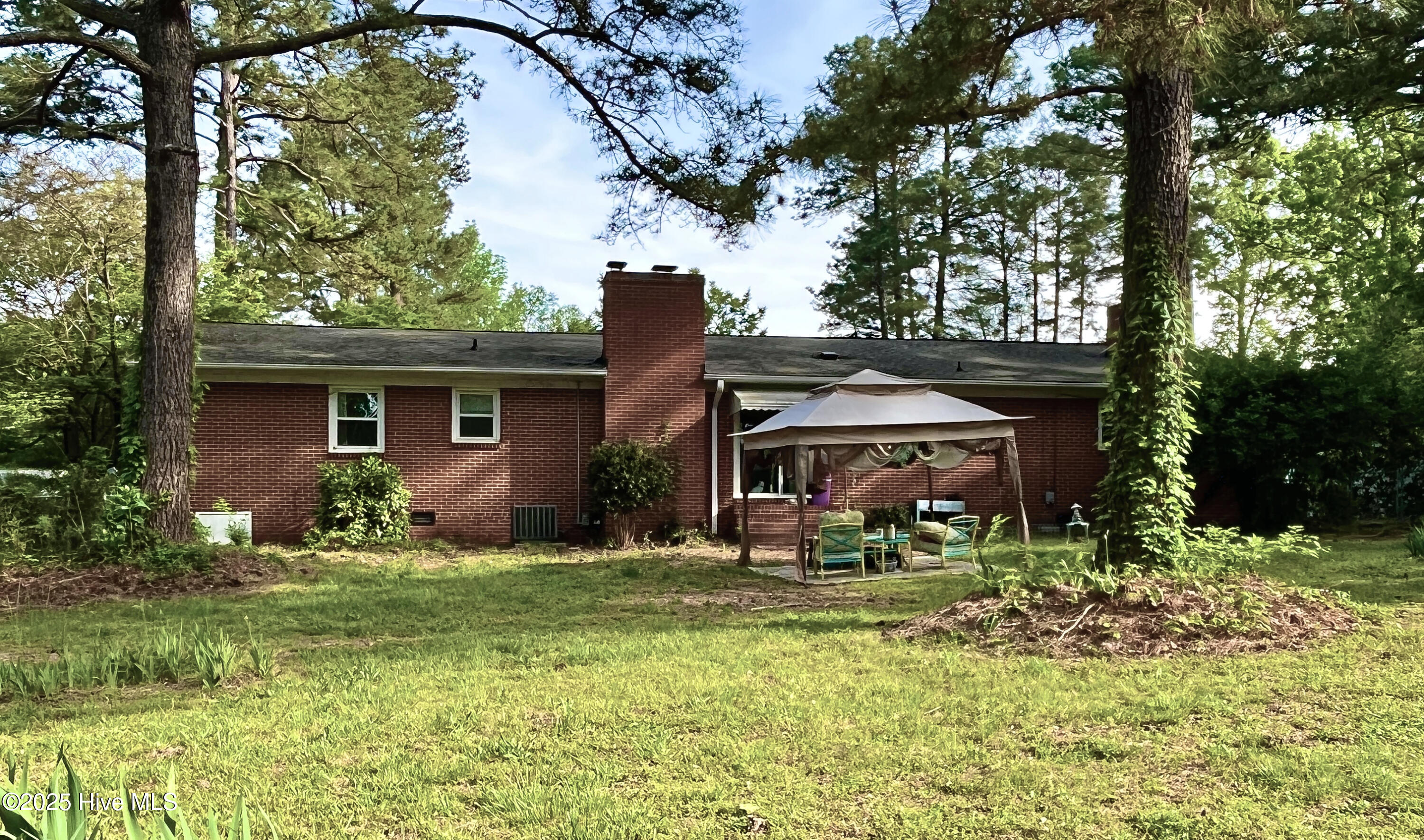 109 Edgewood Drive Property Photo 8