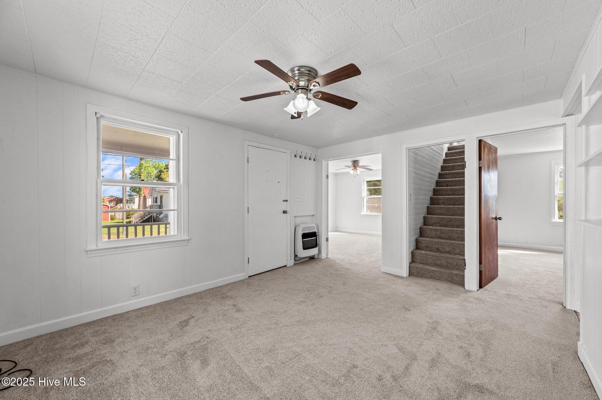 480 Croatan Street Property Photo 4