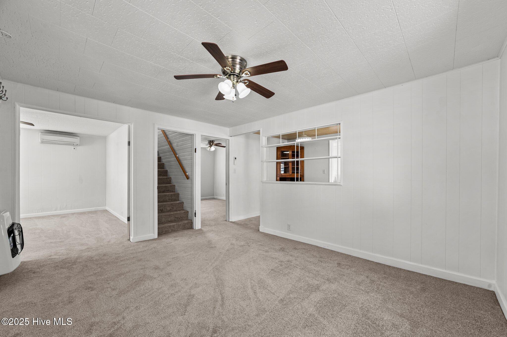 480 Croatan Street Property Photo 5