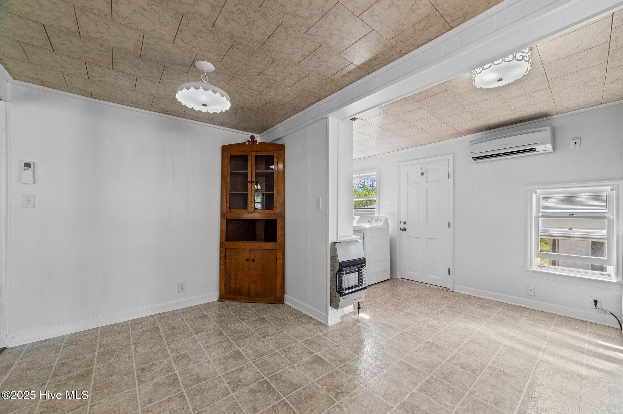 480 Croatan Street Property Photo 9