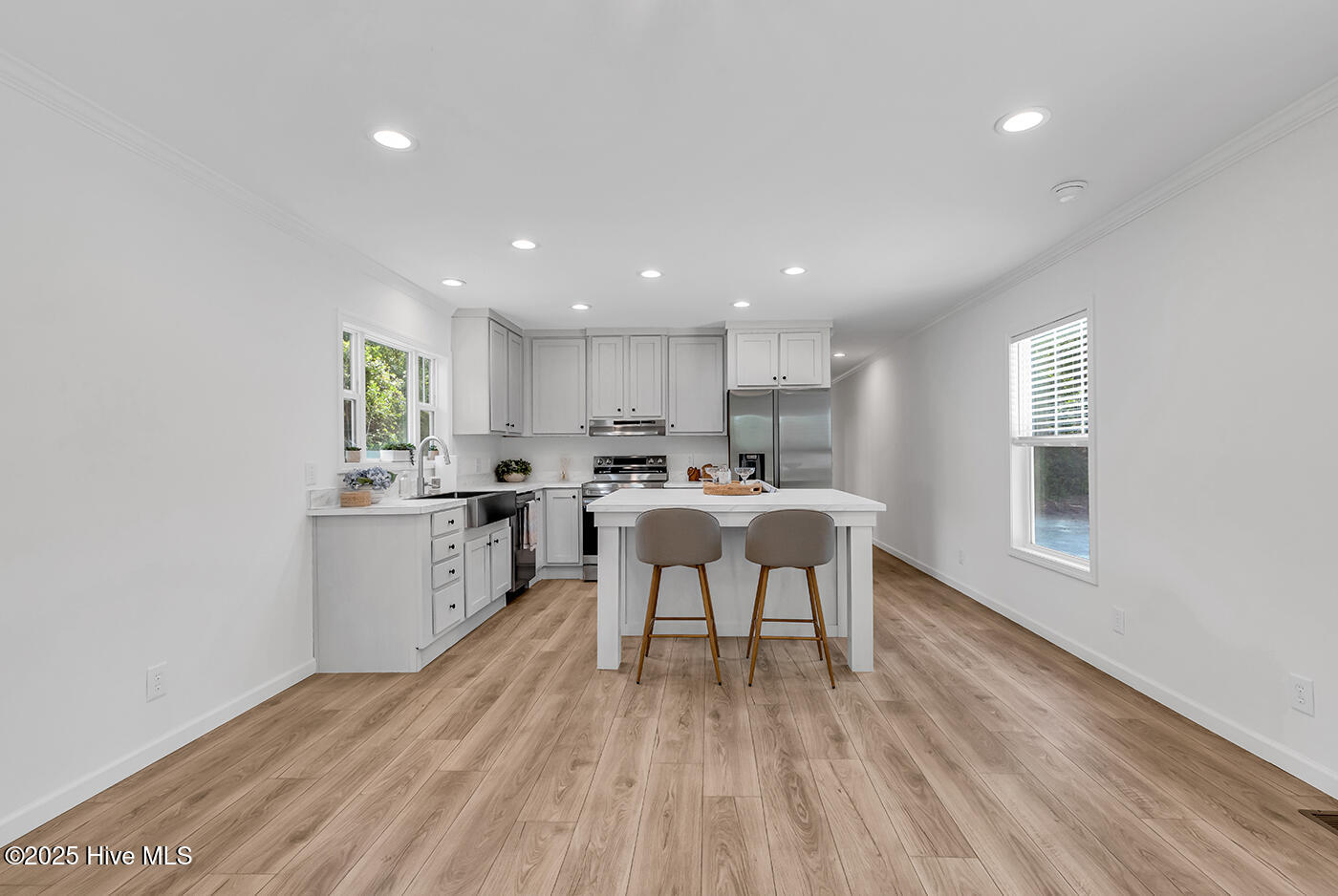 3656 Lakeview Drive Property Photo 2