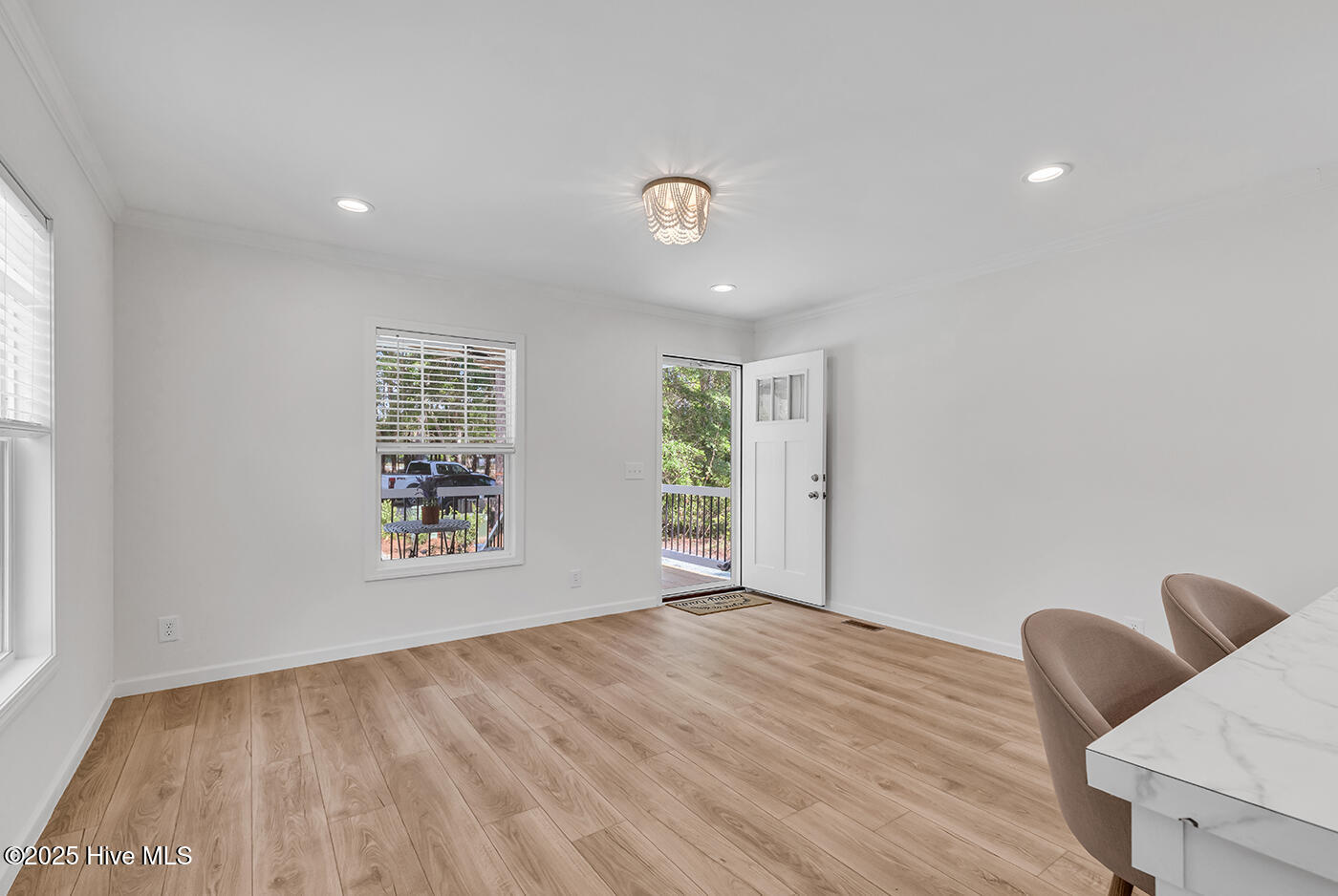 3656 Lakeview Drive Property Photo 5