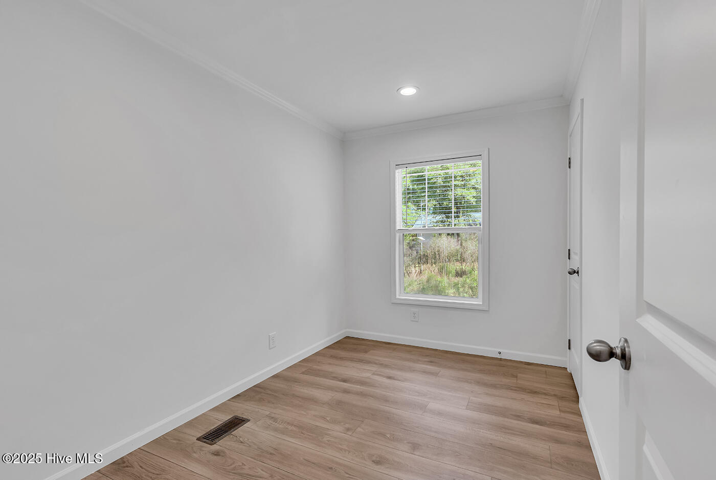 3656 Lakeview Drive Property Photo 6