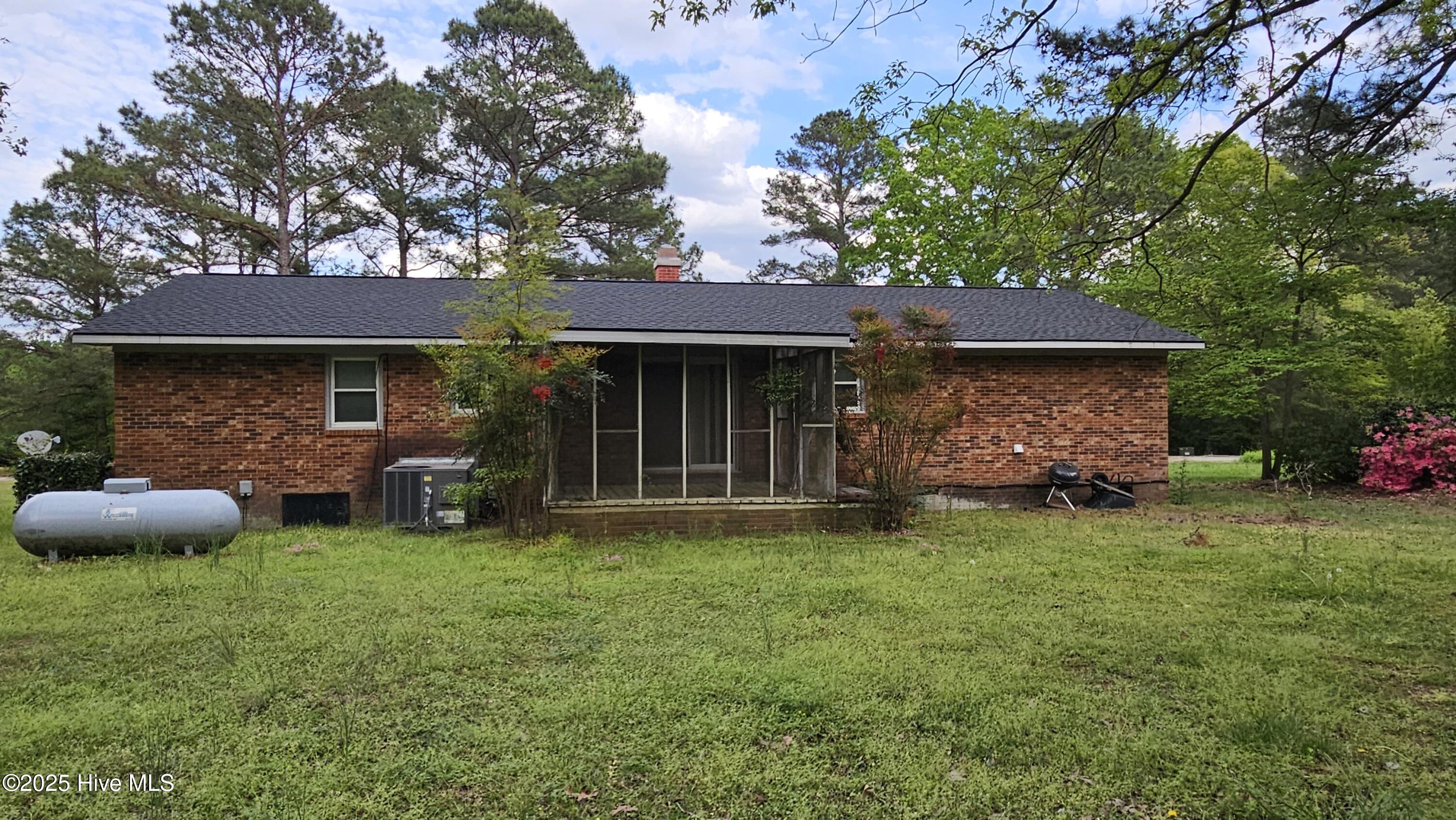 809 N Broad Street Property Photo 2