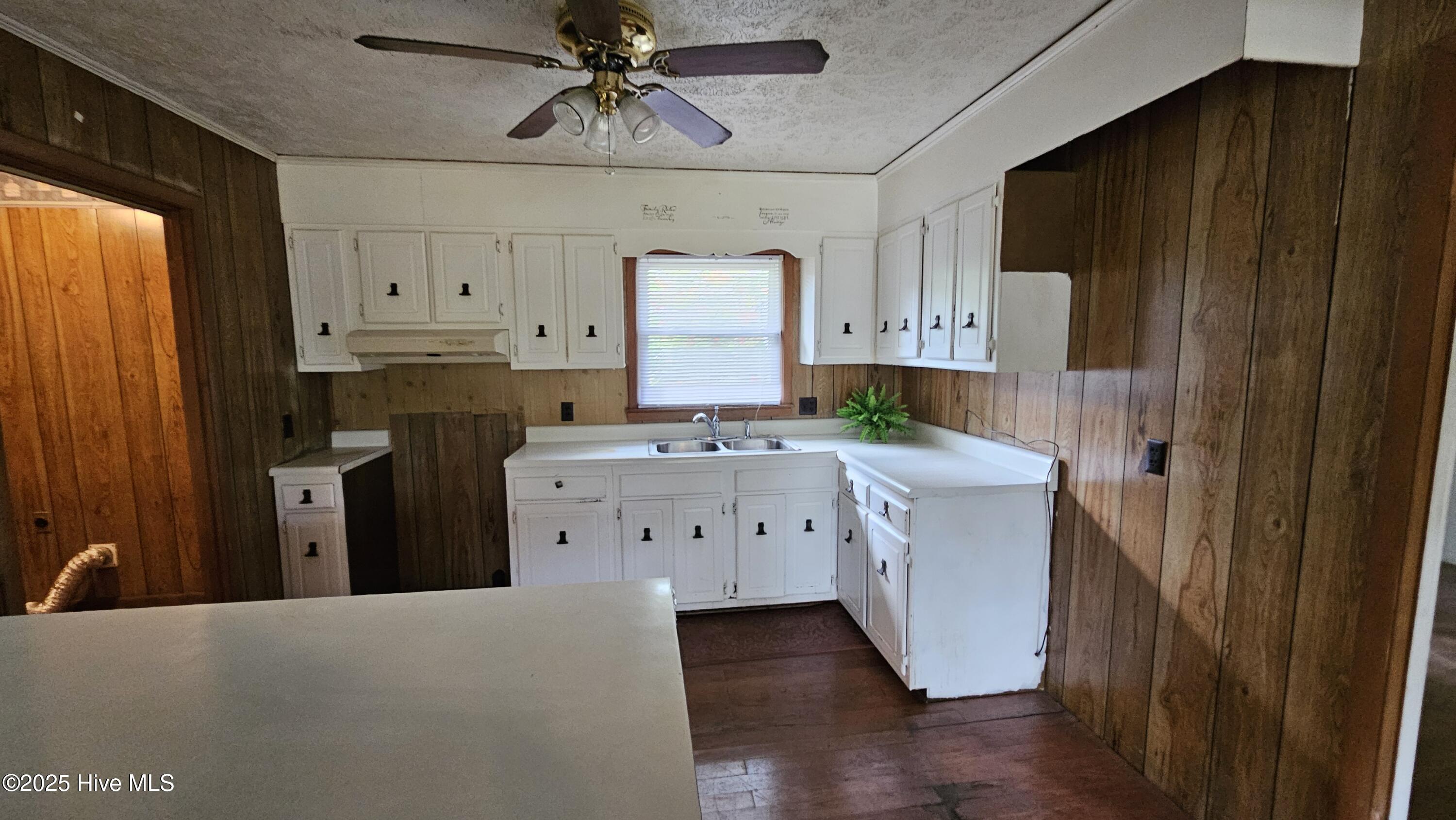 809 N Broad Street Property Photo 8