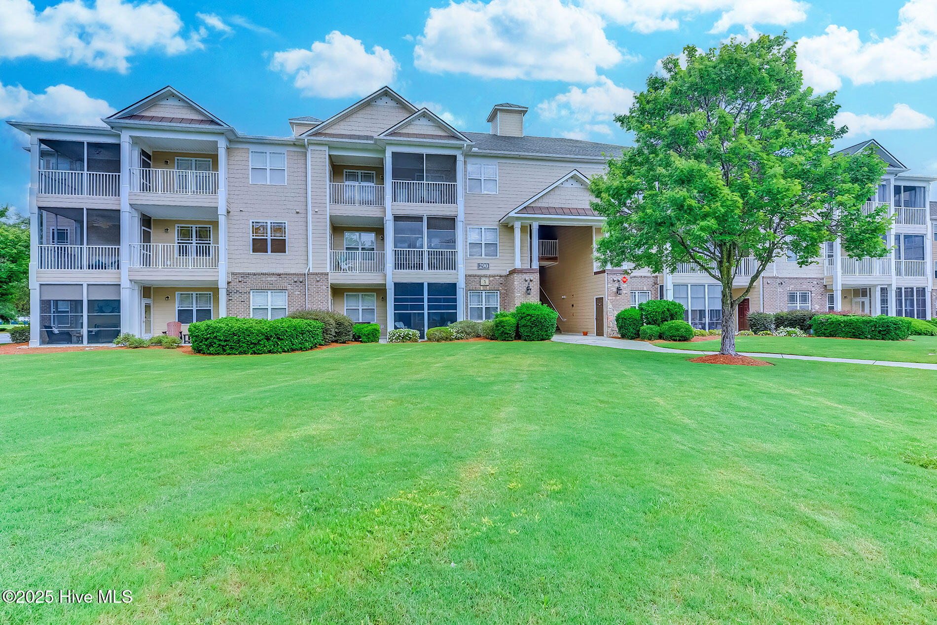 290 Woodlands Way Unit 10 Property Photo 1