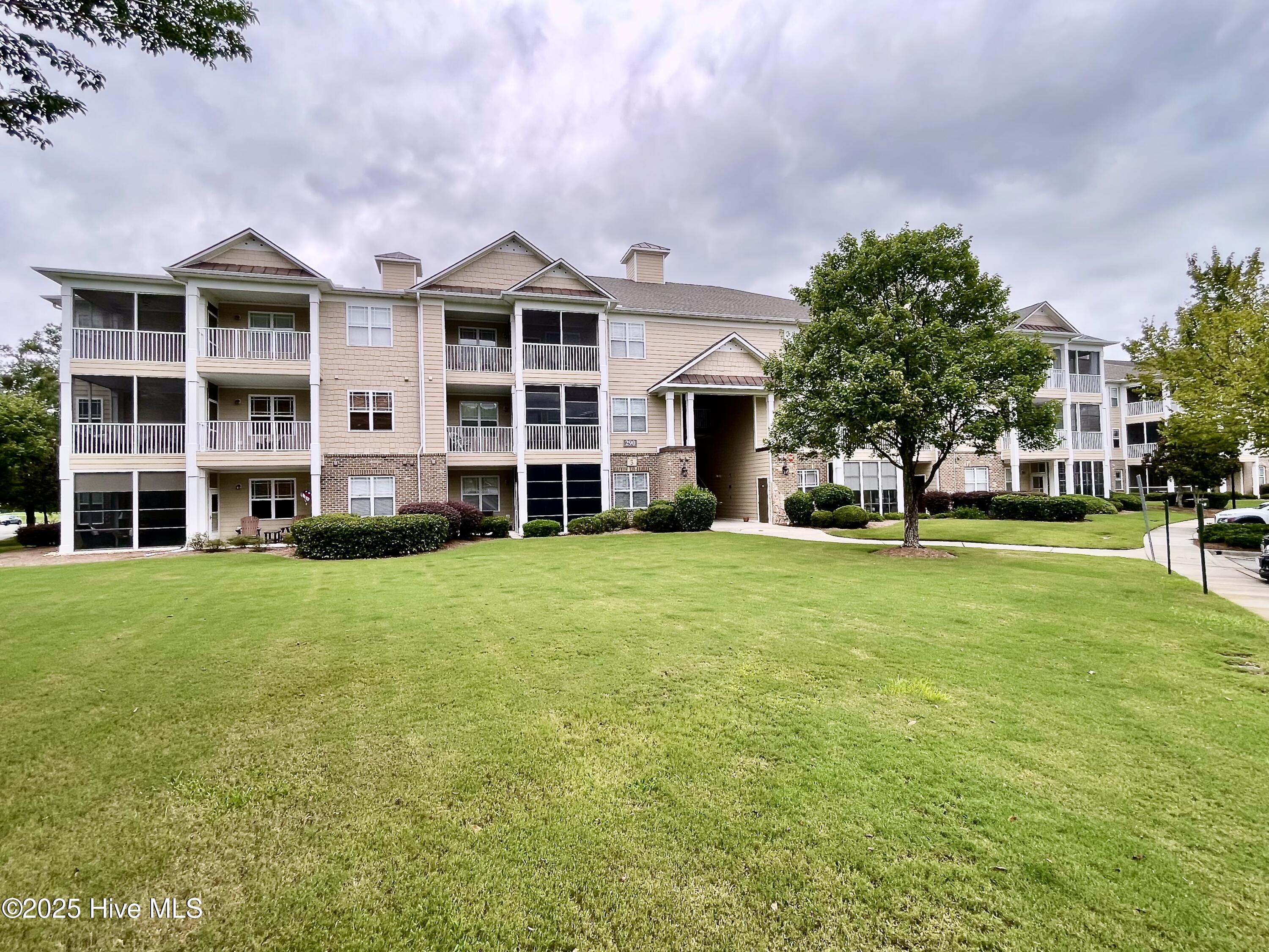 290 Woodlands Way Unit 10 Property Photo 1