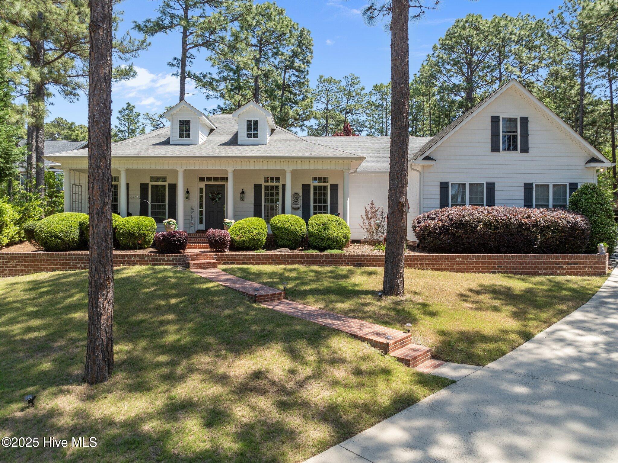 13 Chestnut Court Property Photo