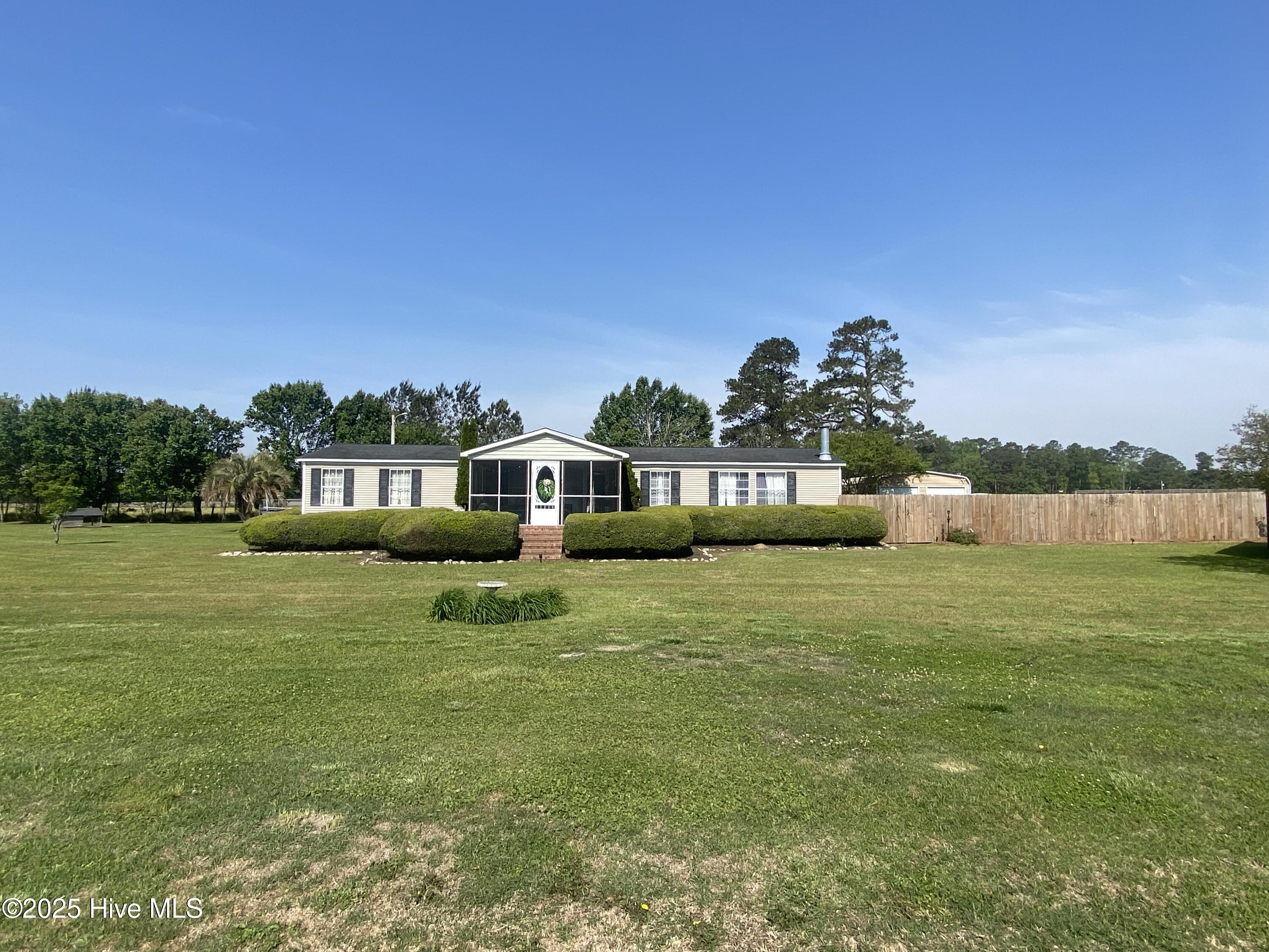 292 Hewett Dr Property Photo