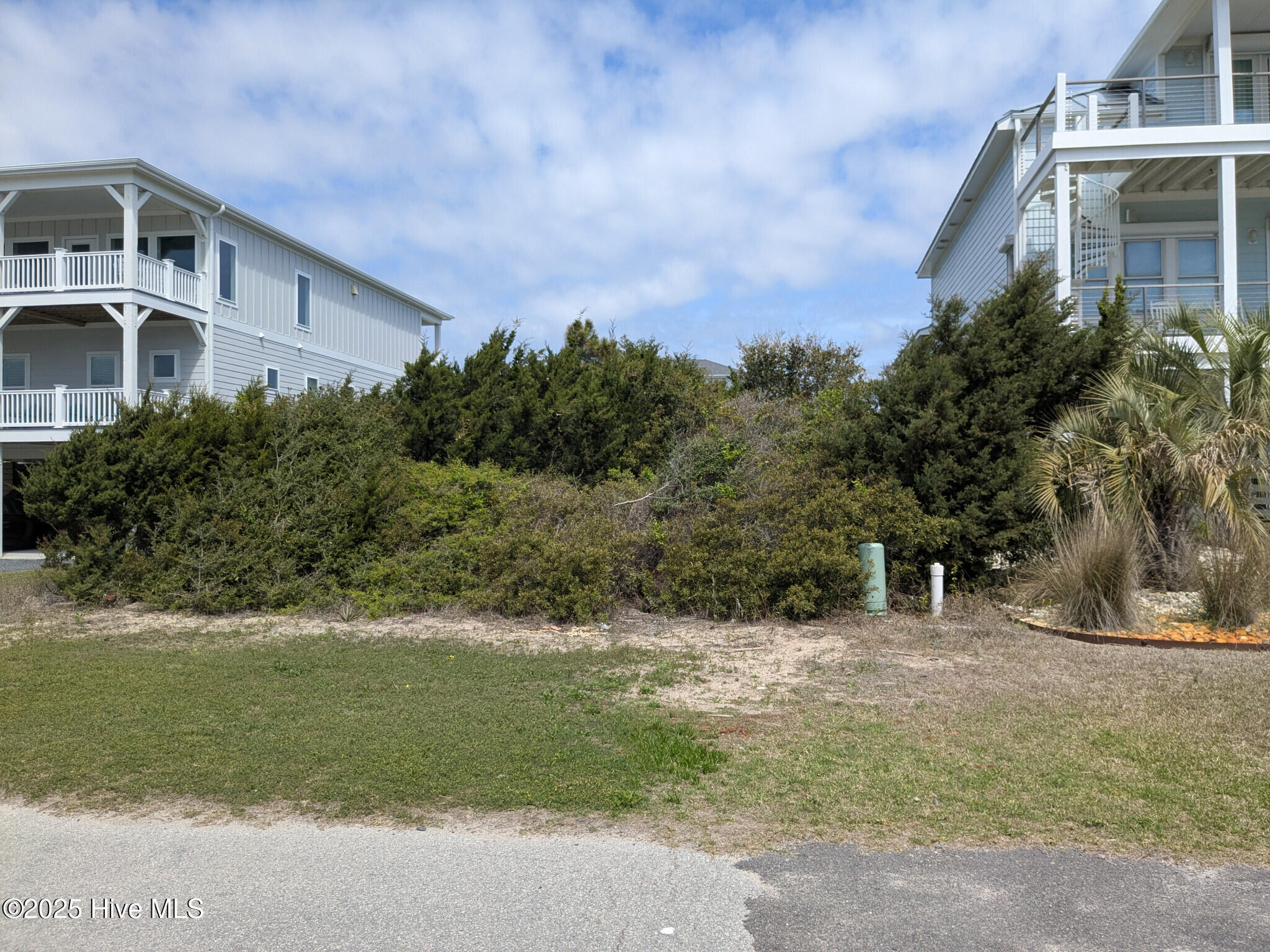 7002 E Beach Drive Property Photo