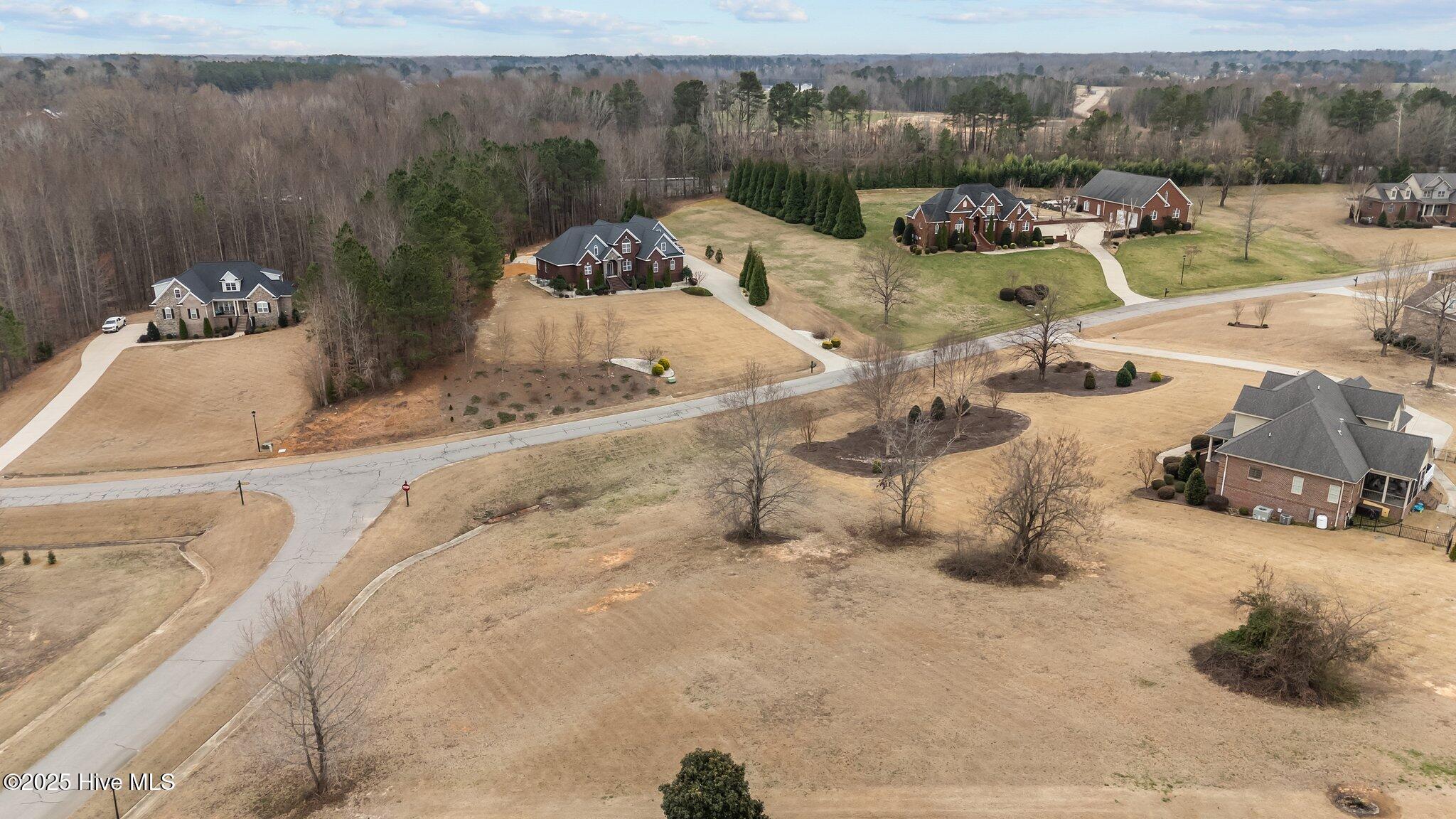 724 Cambridge Drive Property Photo 3