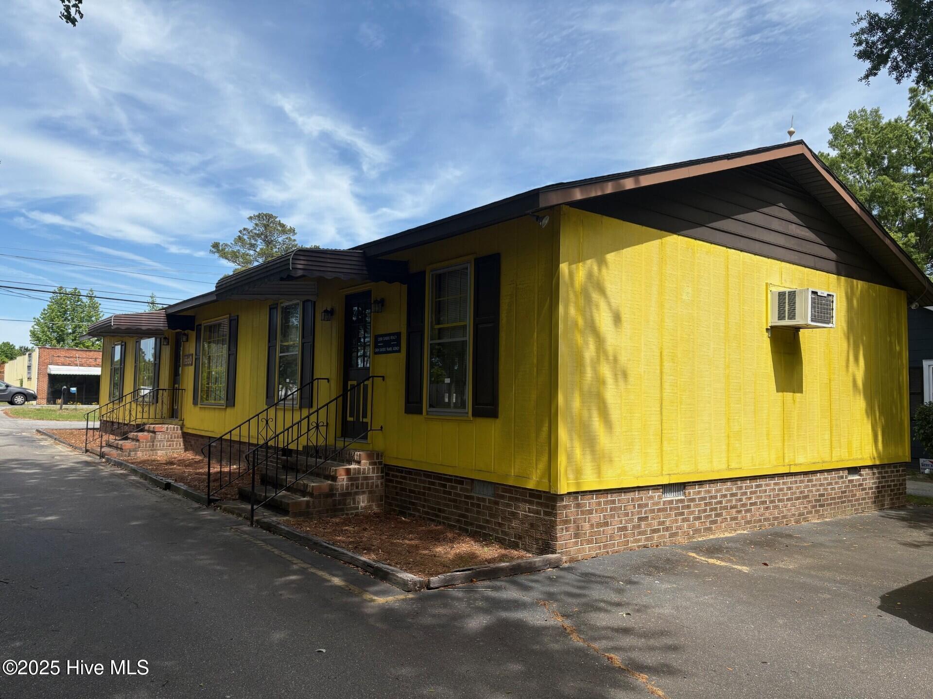 3000 Ash Street Property Photo