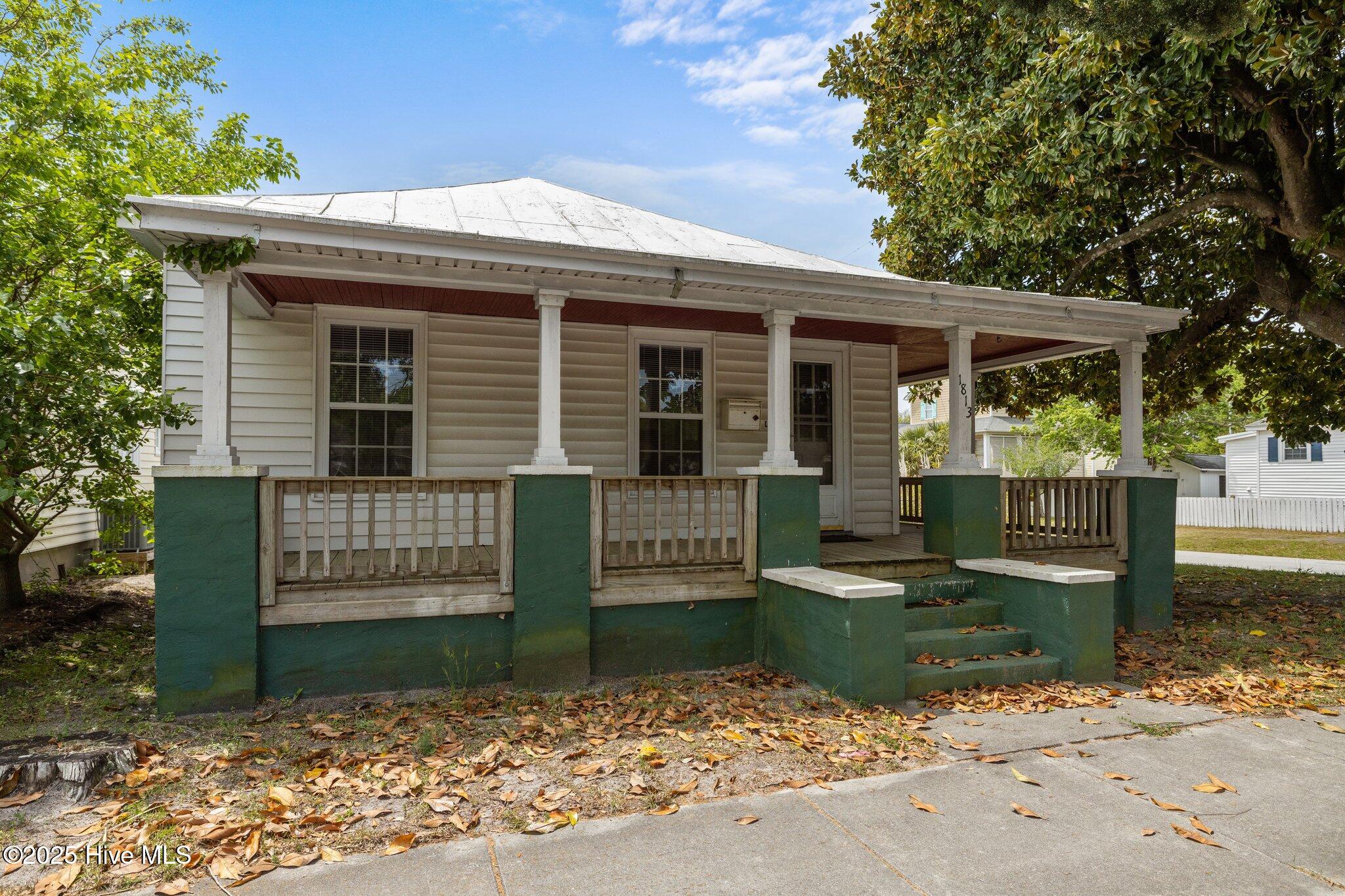 1813 Arendell Street Property Photo