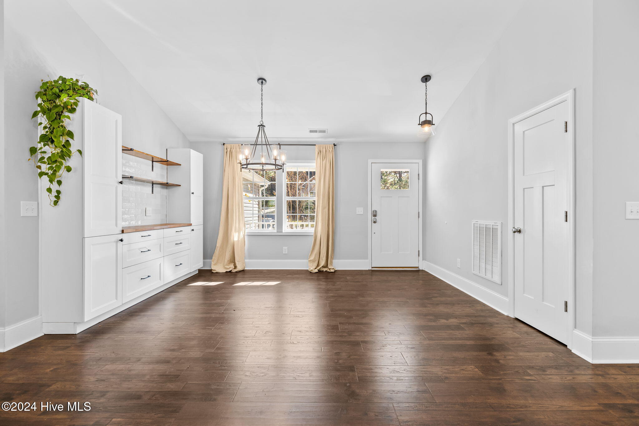 312 Juniper Creek Boulevard Property Photo 8