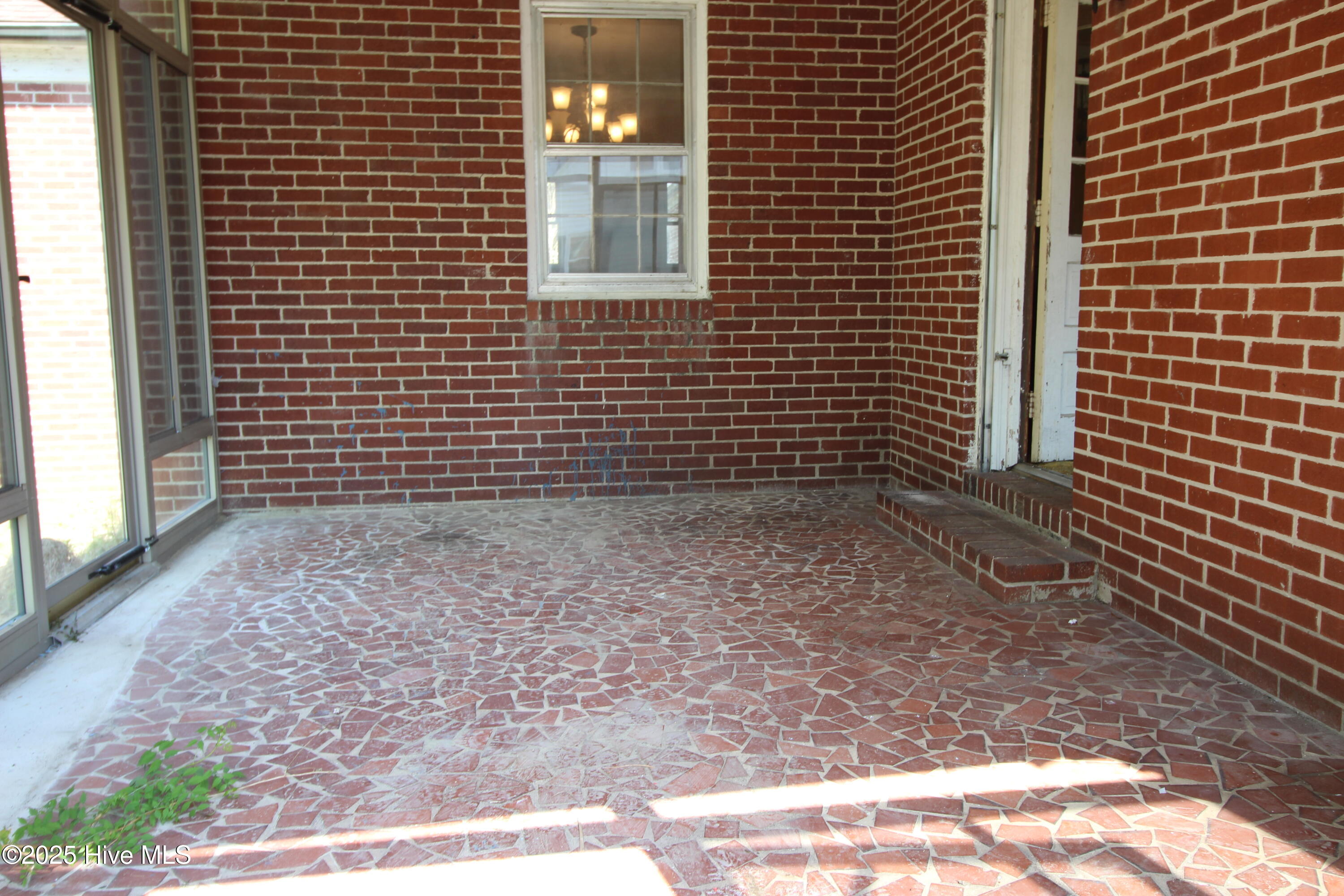 417 W Jackson Street Property Photo 2