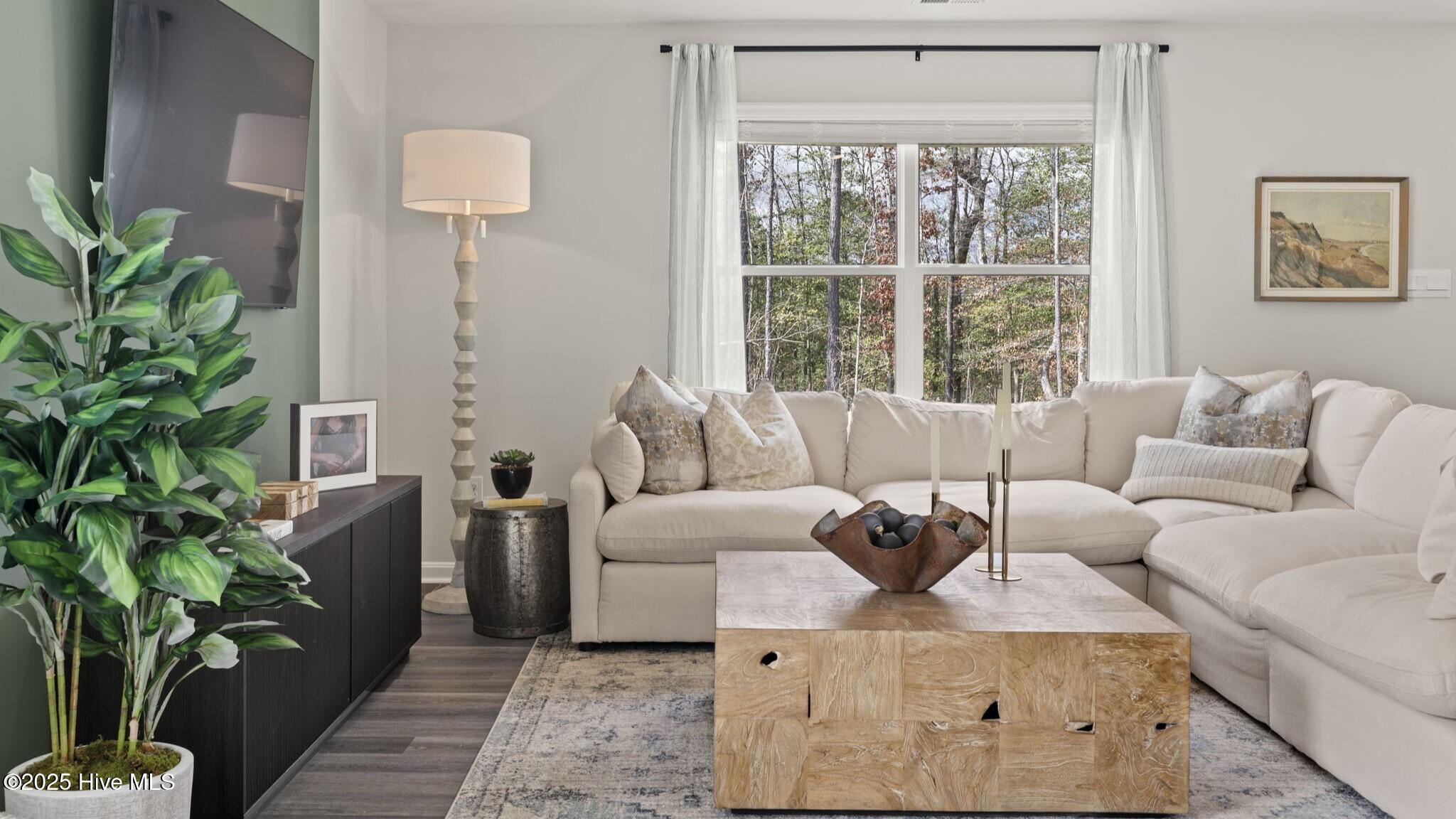 300 Mizzen Way Property Photo 1