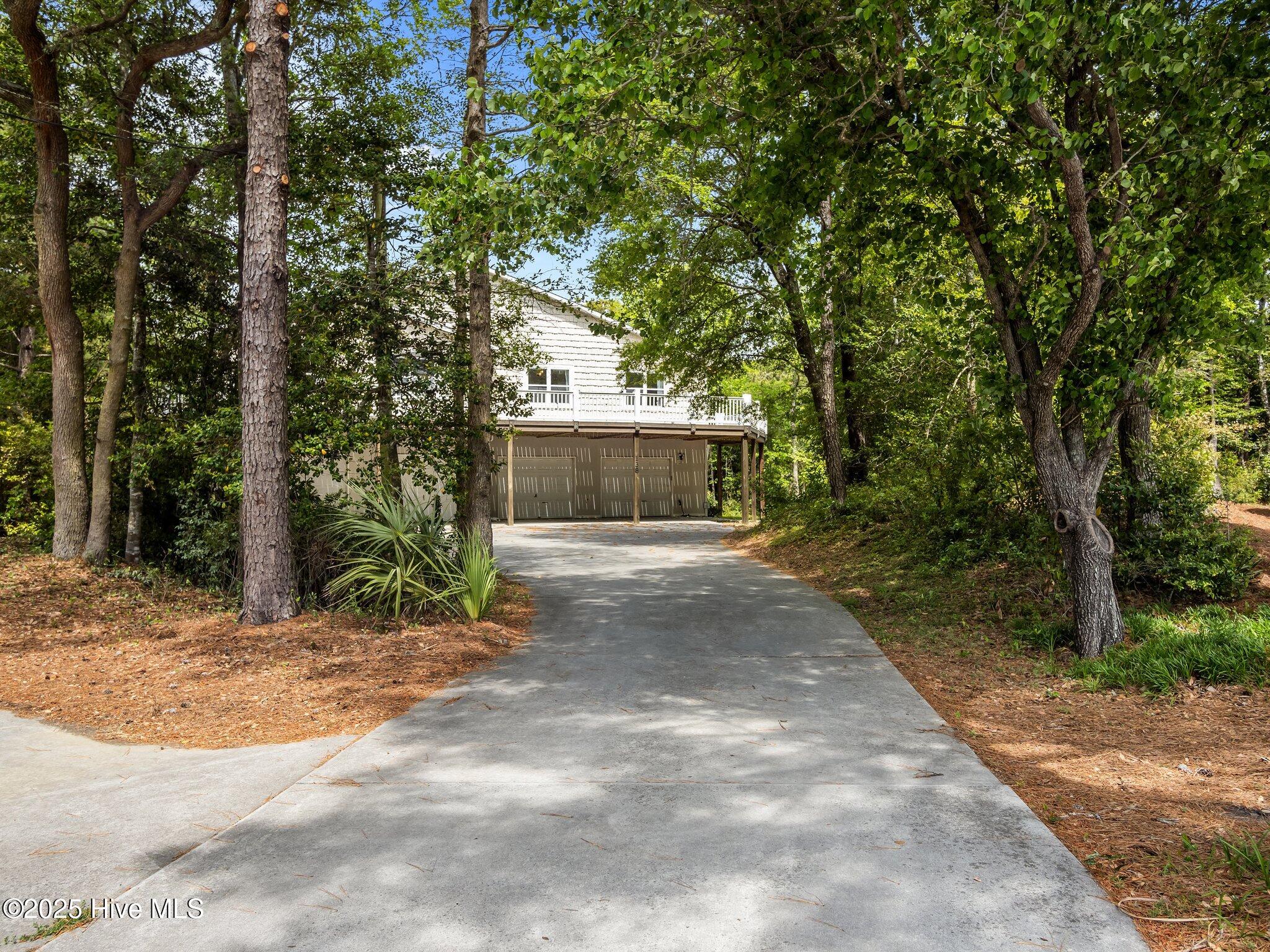 138 Fawn Drive East Property Photo 3