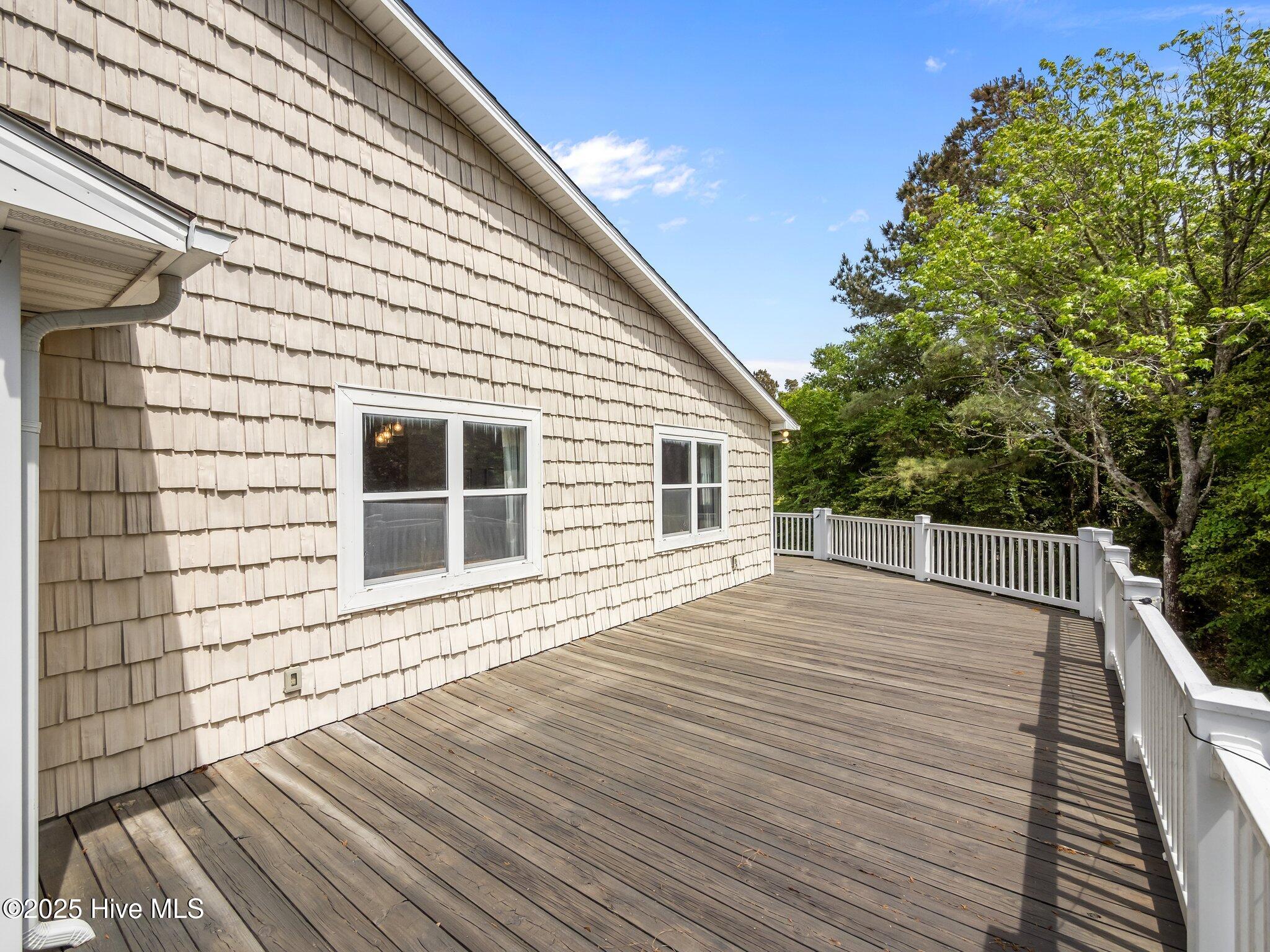 138 Fawn Drive East Property Photo 43