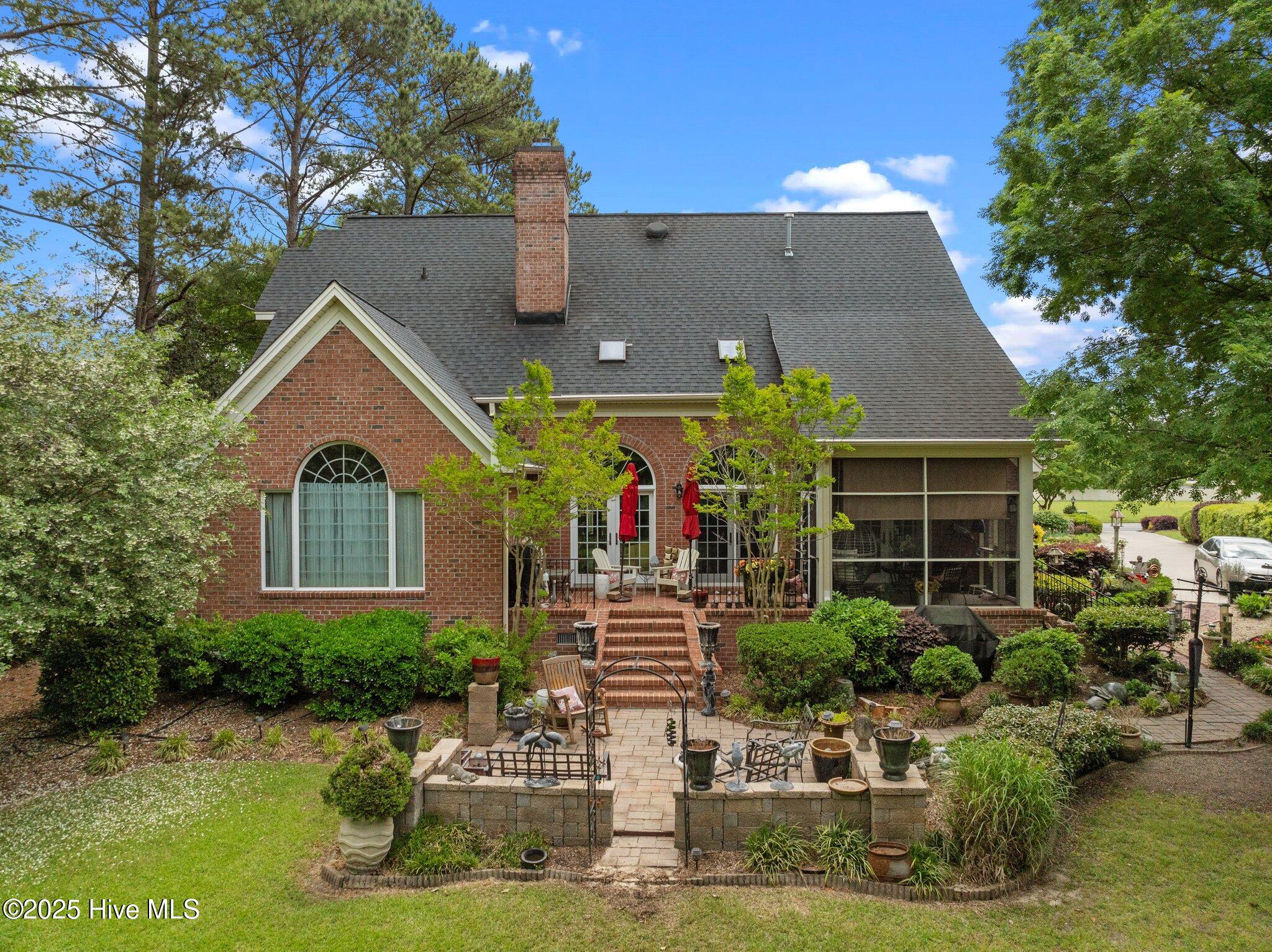 Lakeforest Real Estate Listings Main Image