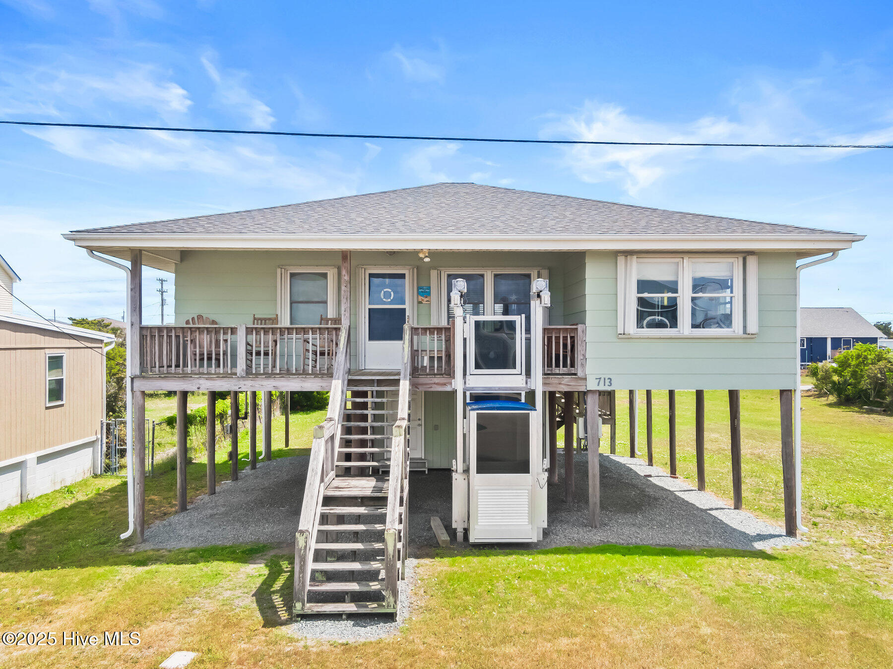 713 Channel Boulevard Property Photo