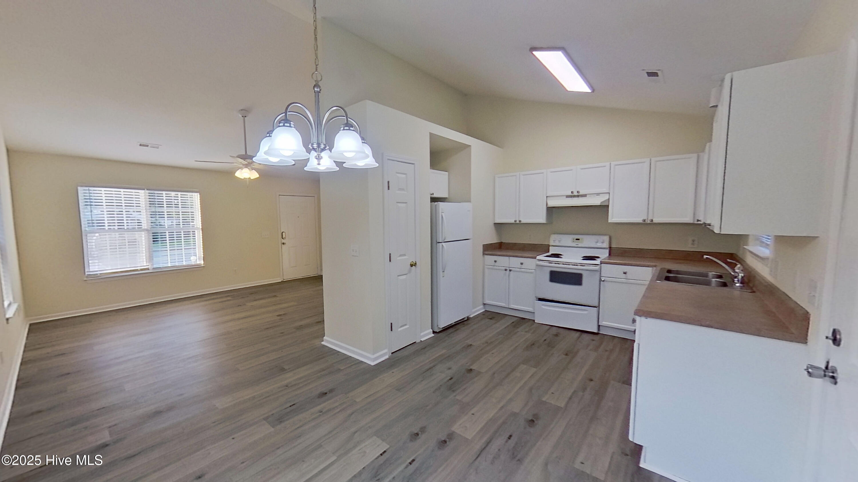 4264 Sunglow Drive Property Photo 4