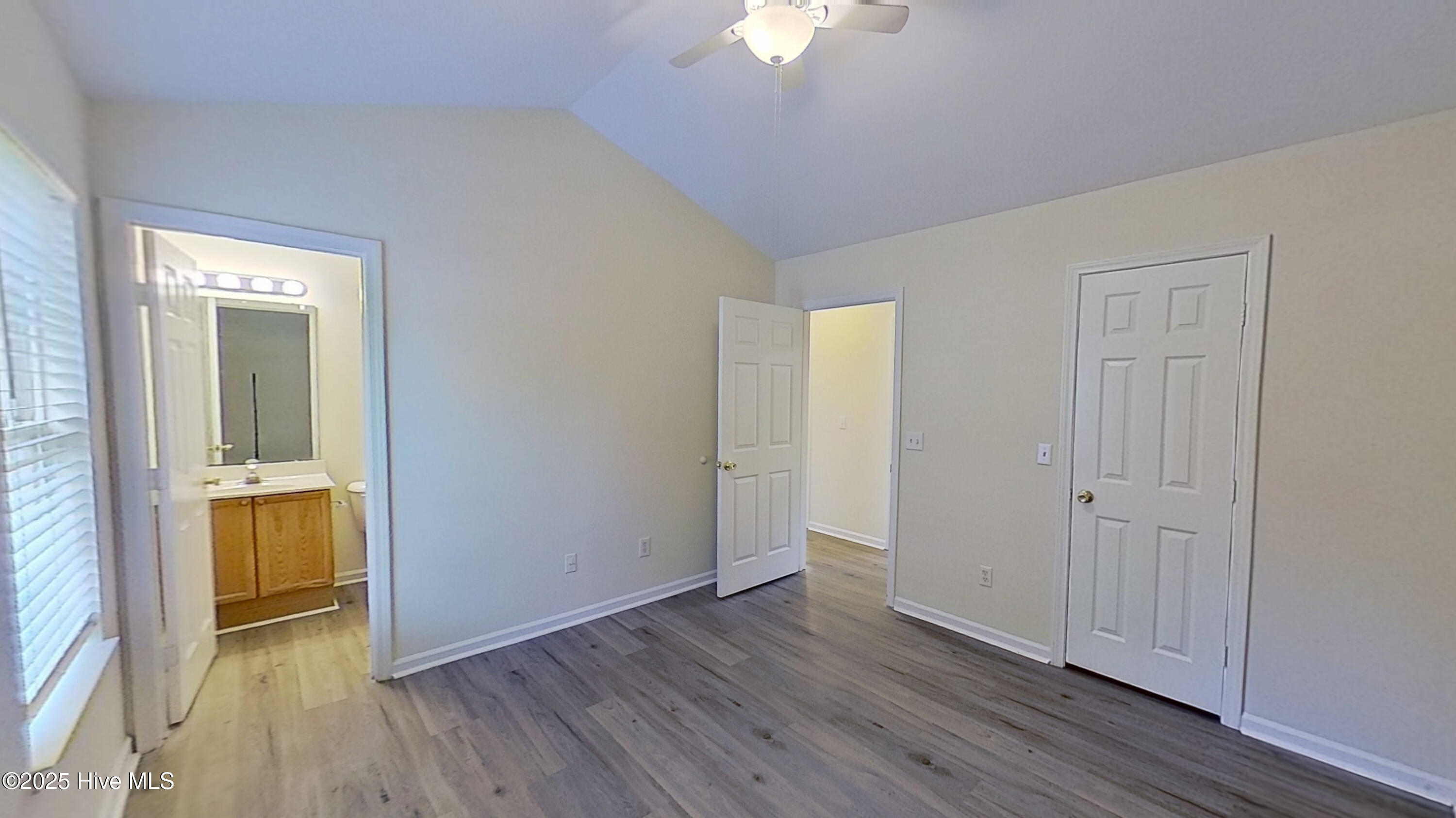 4264 Sunglow Drive Property Photo 8